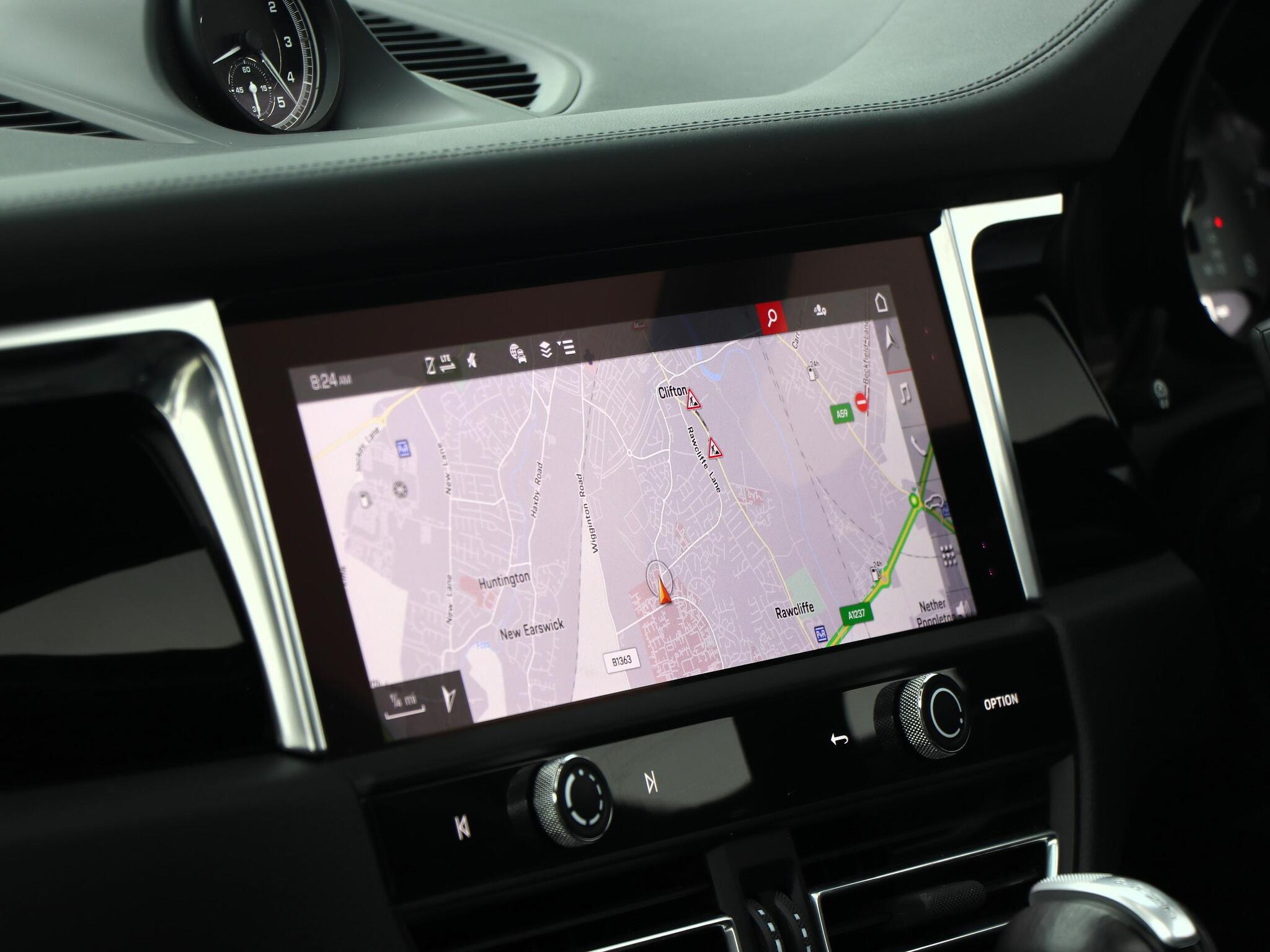 Porsche Macan view 40