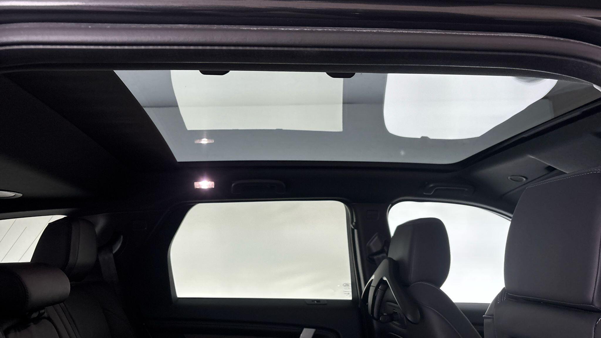 Land Rover Discovery Sport view 20