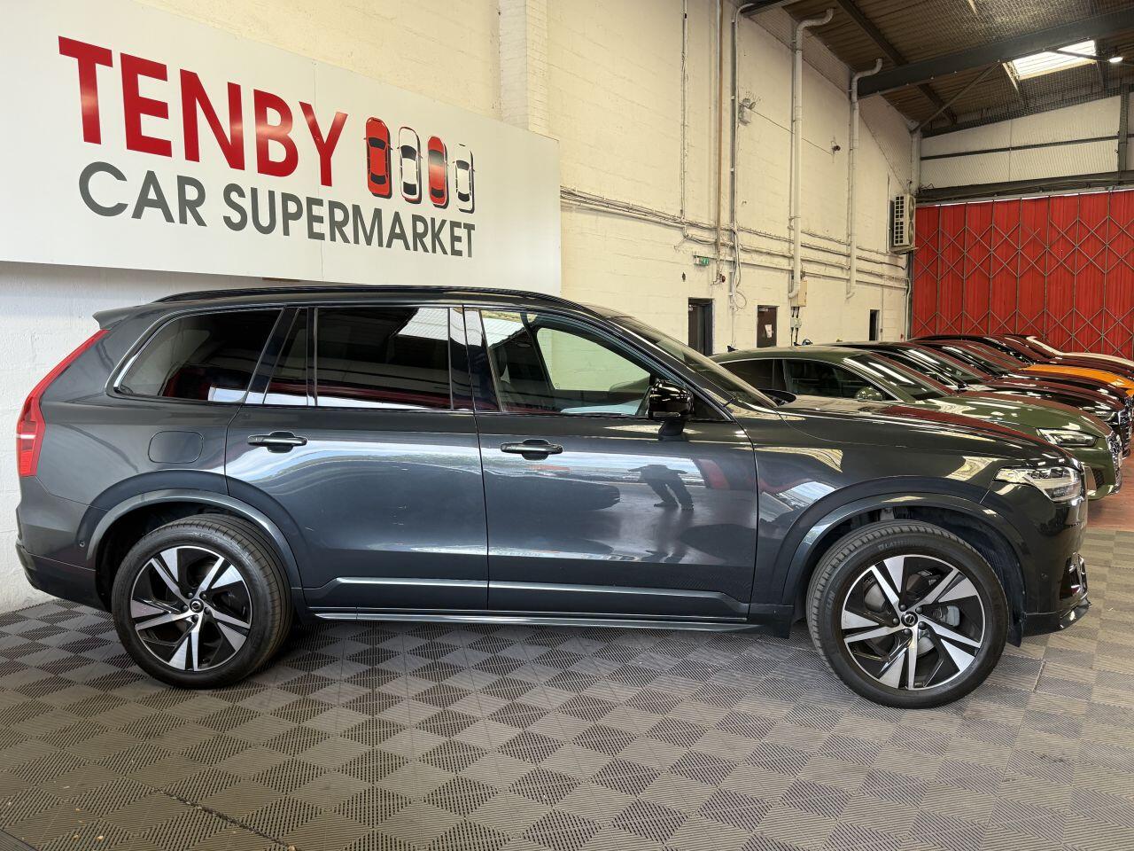 Volvo XC90 view 11