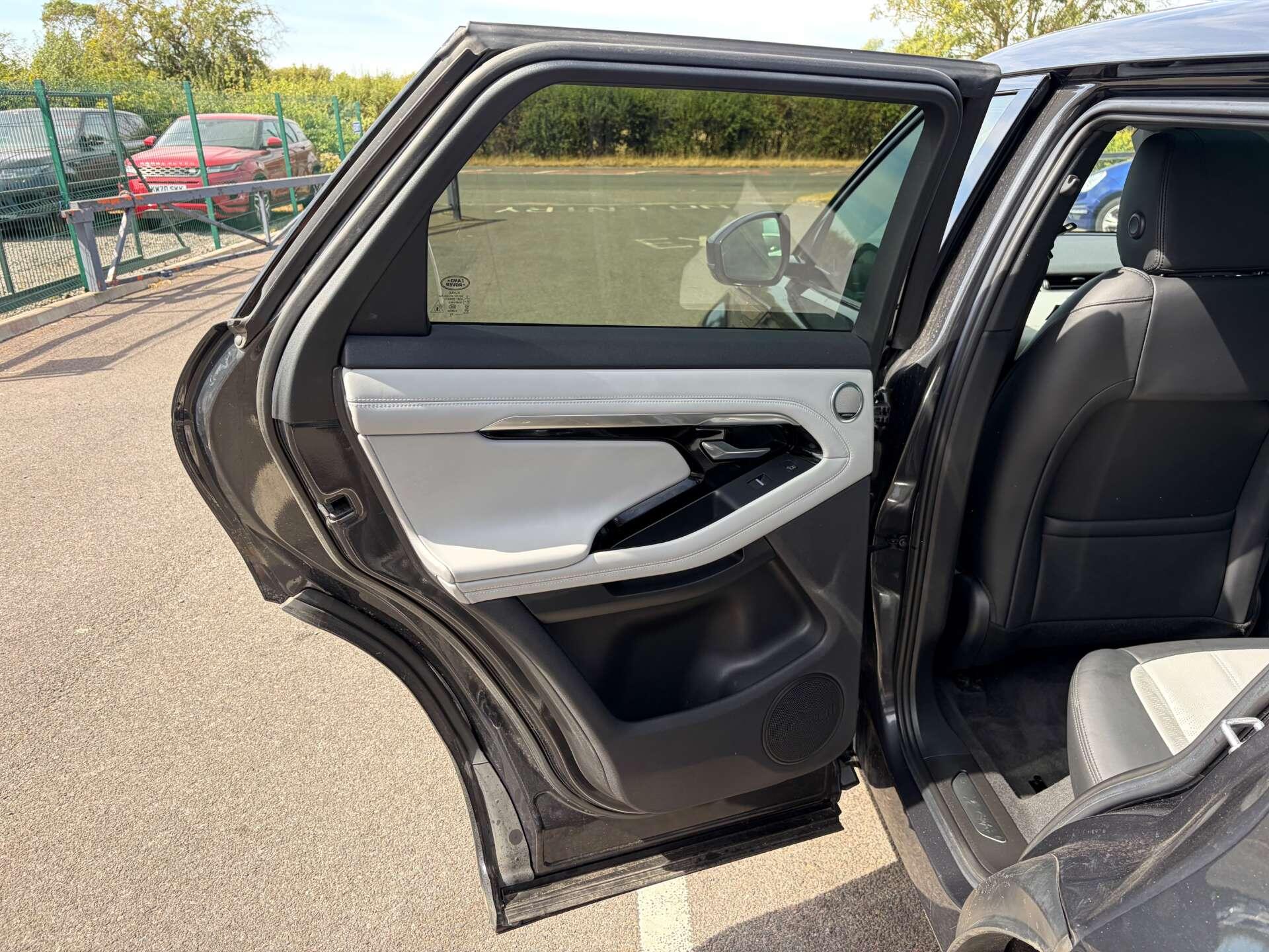 Land Rover Range Rover Evoque view 19