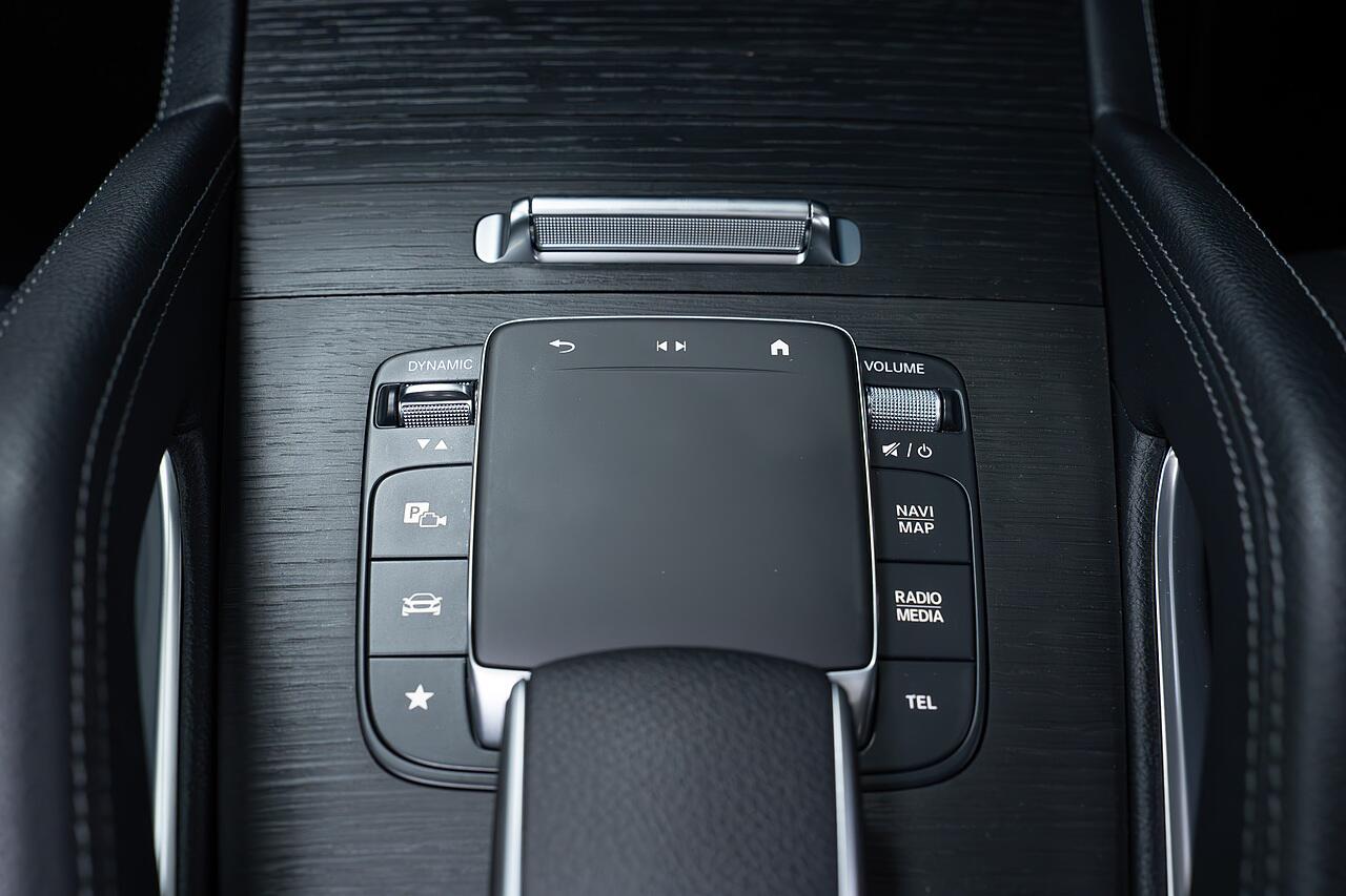 Mercedes-Benz GLS view 26