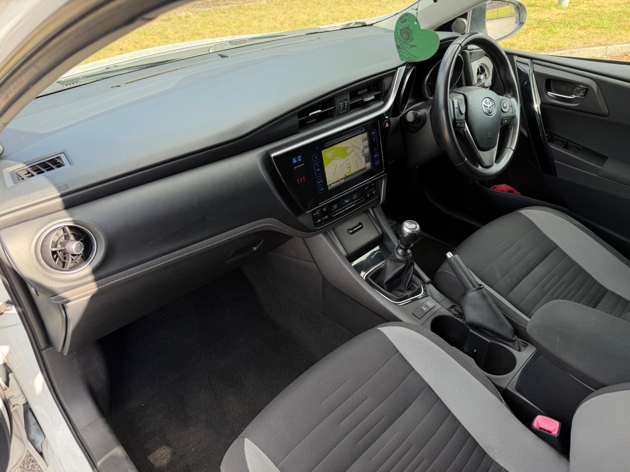 Toyota Auris view 13