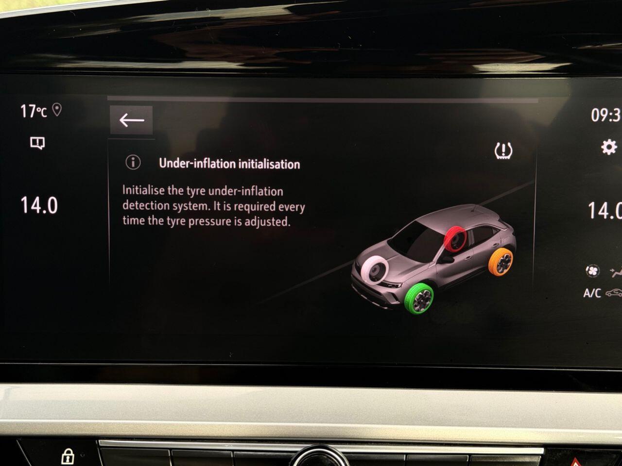 Vauxhall Mokka Electric view 54