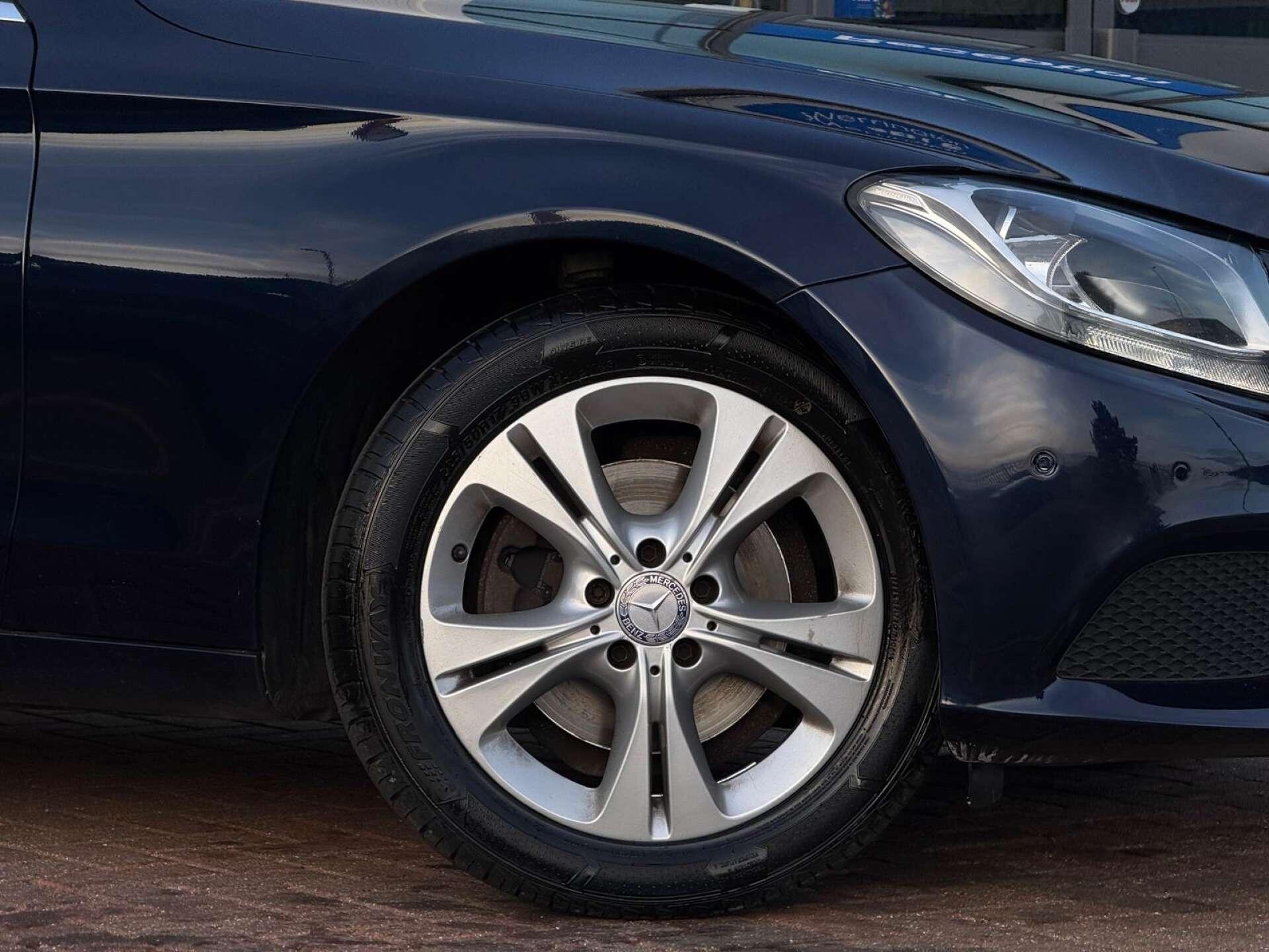 Mercedes-Benz C Class view 18