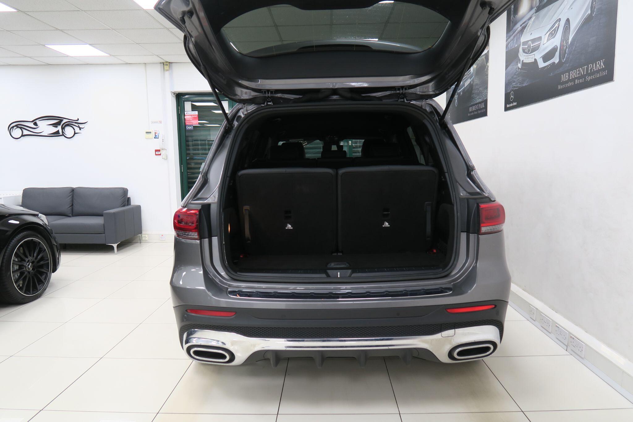 Mercedes-Benz GLB view 18