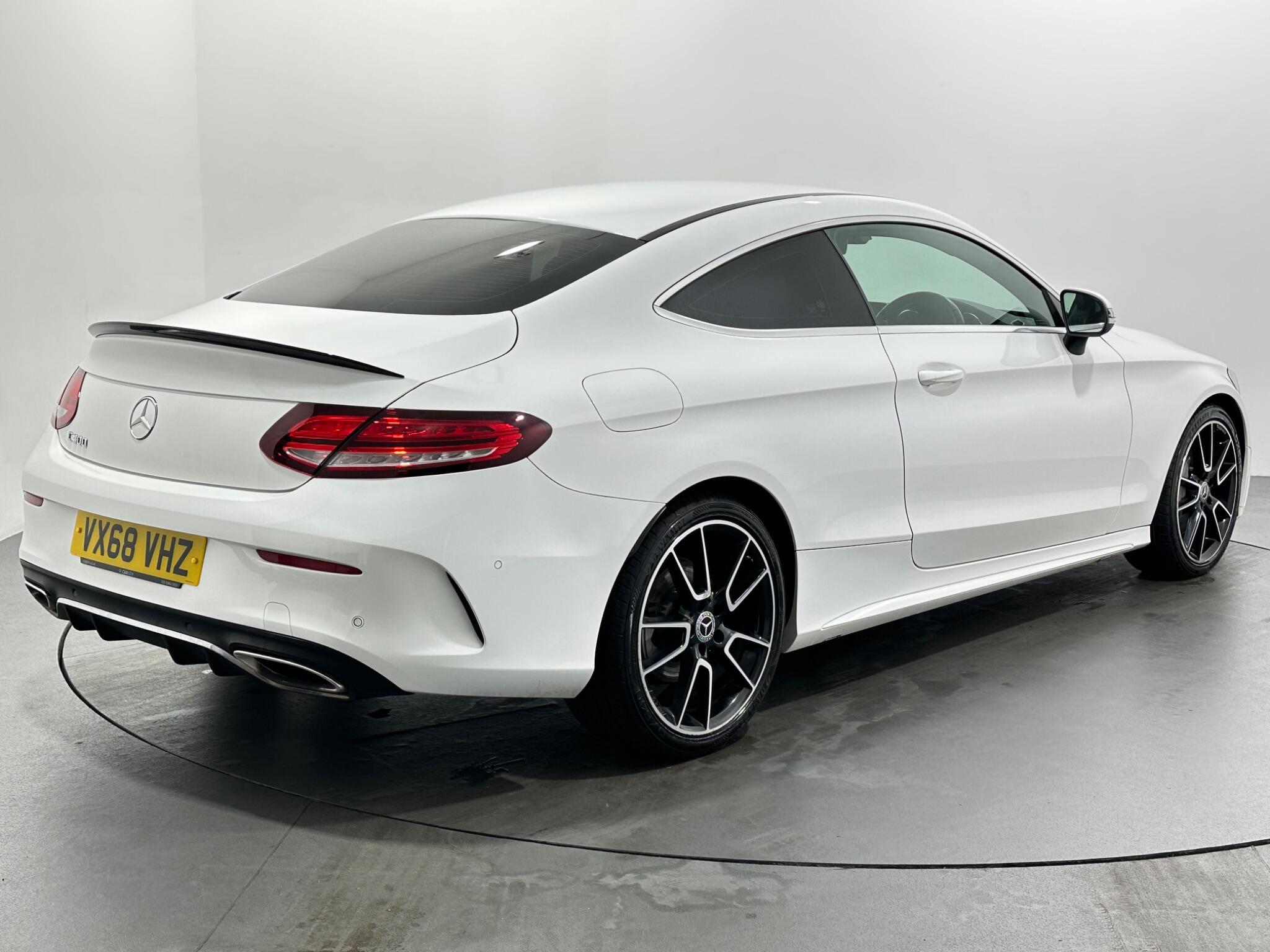 Mercedes-Benz C-Class view 8