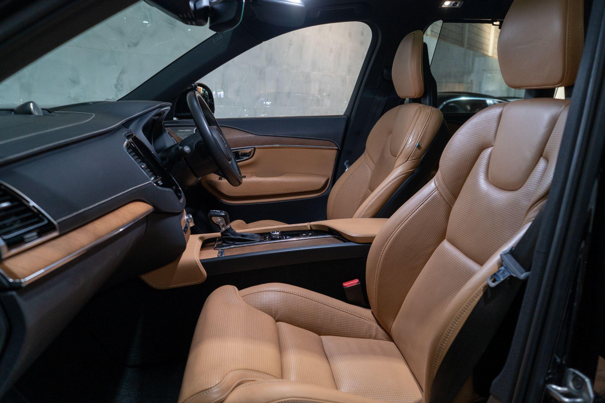 Volvo XC90 view 15