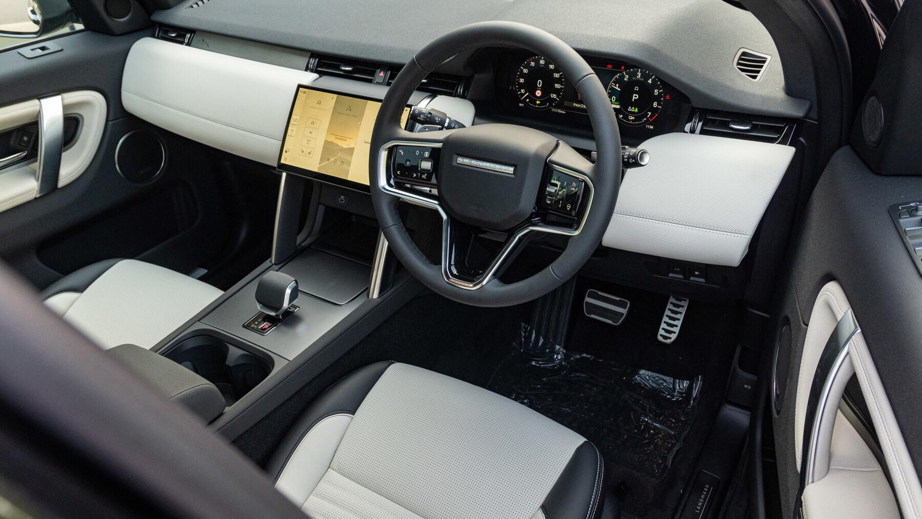 Land Rover Discovery Sport view 53