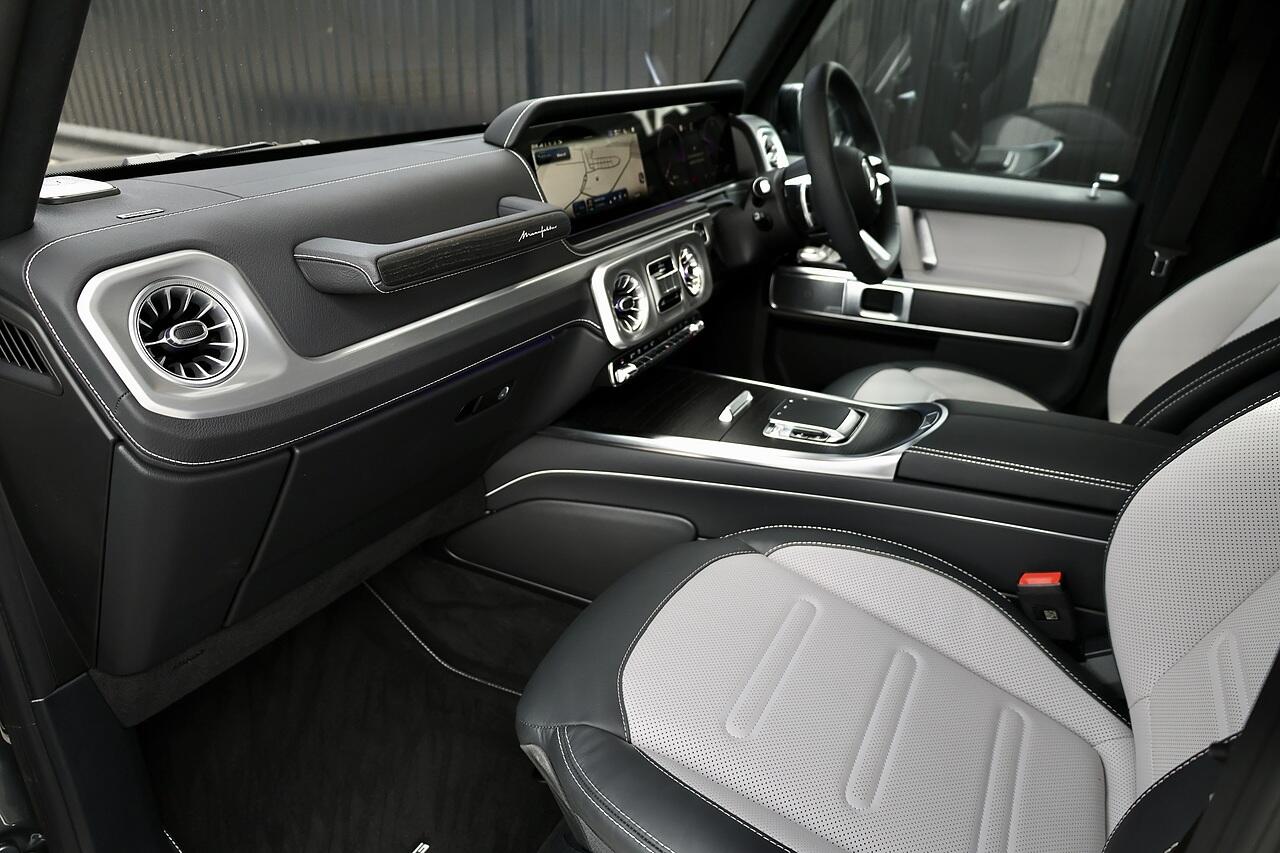 Mercedes-Benz G Class view 3