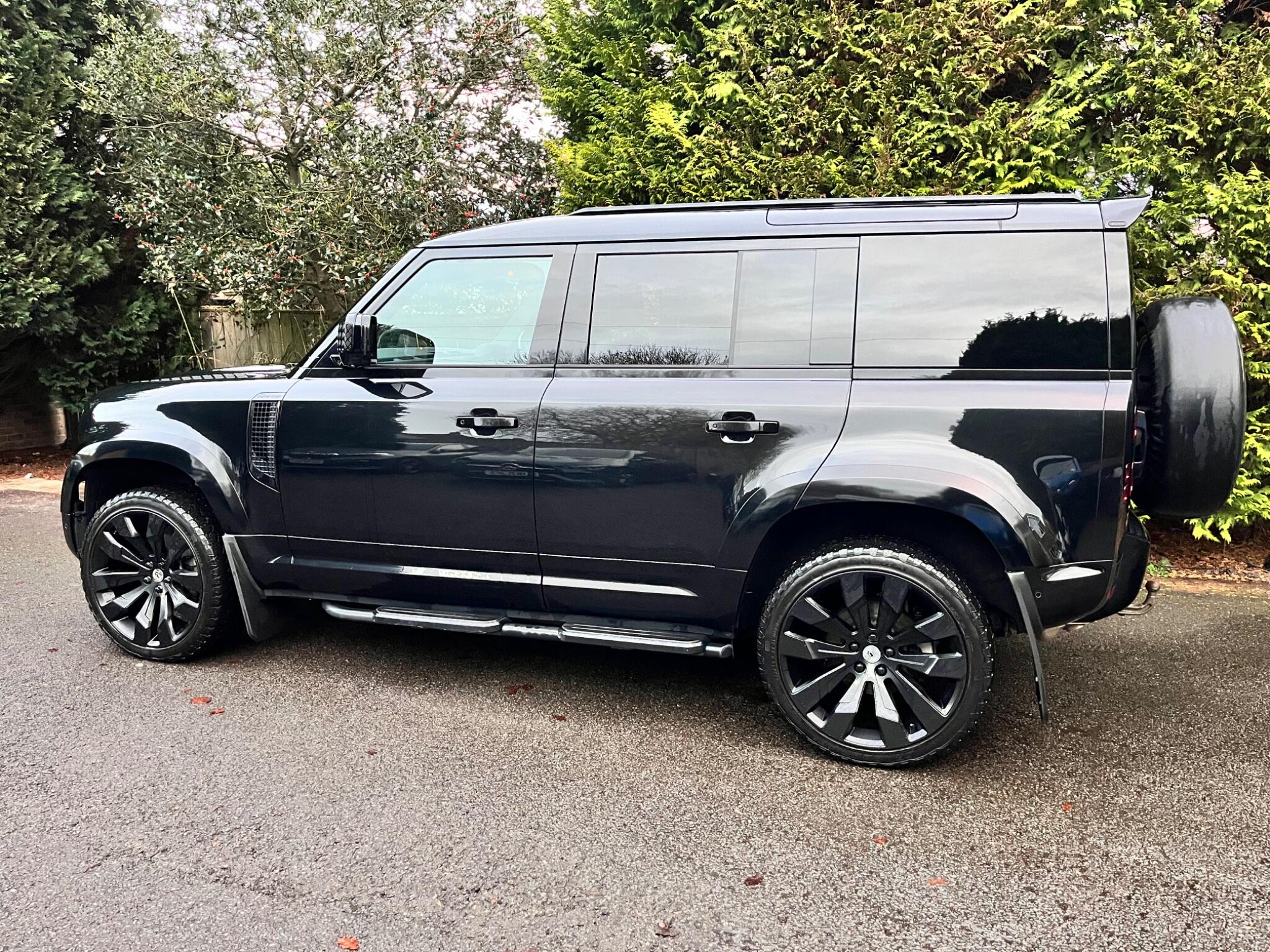 Land Rover Defender view 9