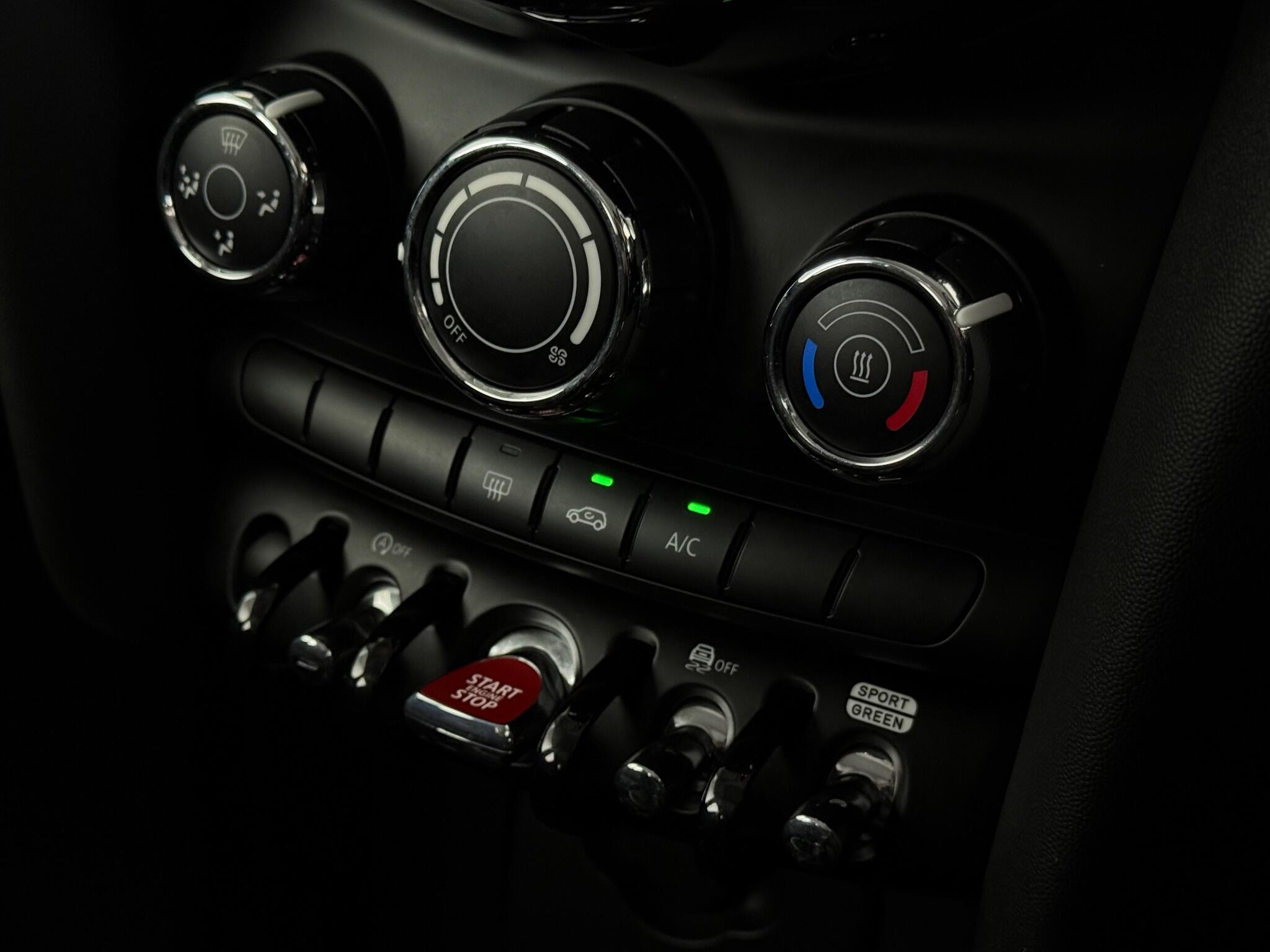 Mini Hatch view 36