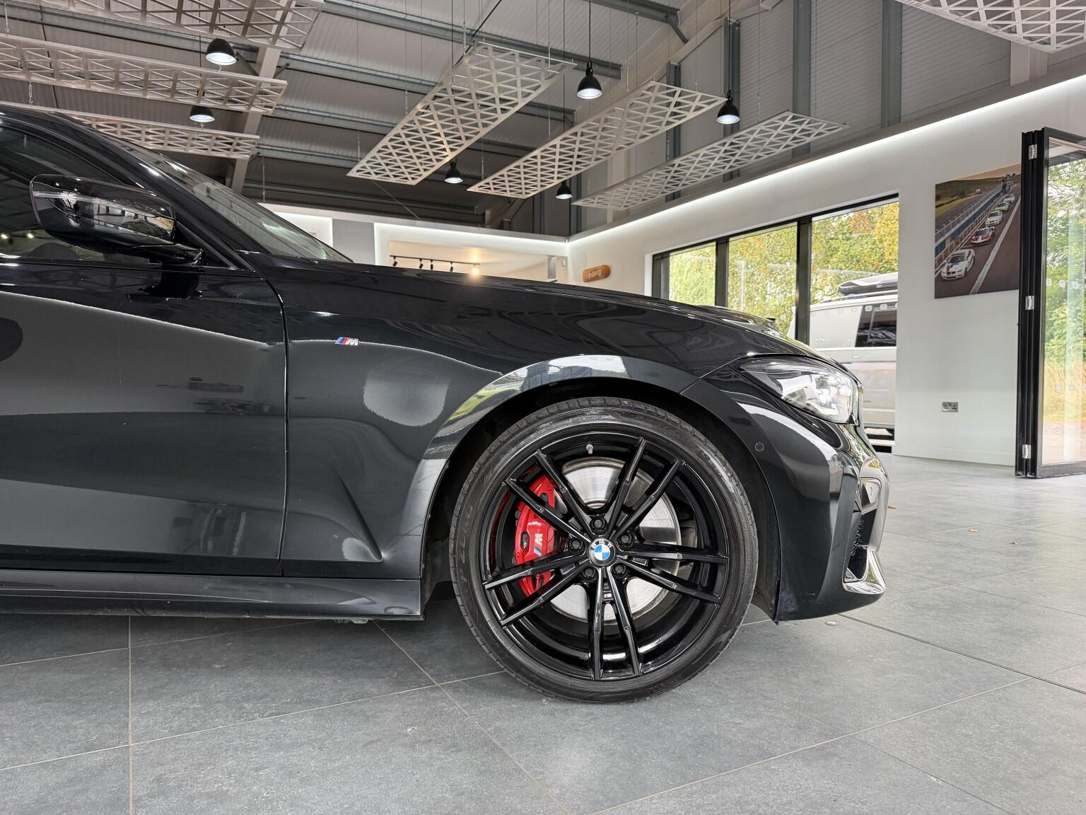 BMW 3 Series view 21