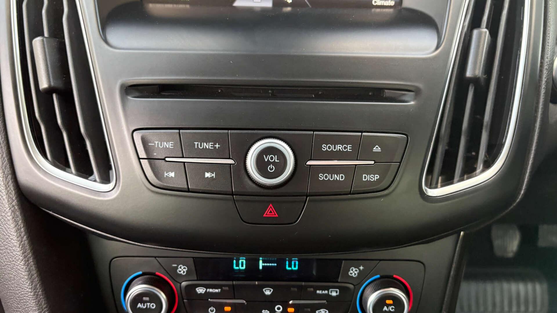 Ford Focus view 29