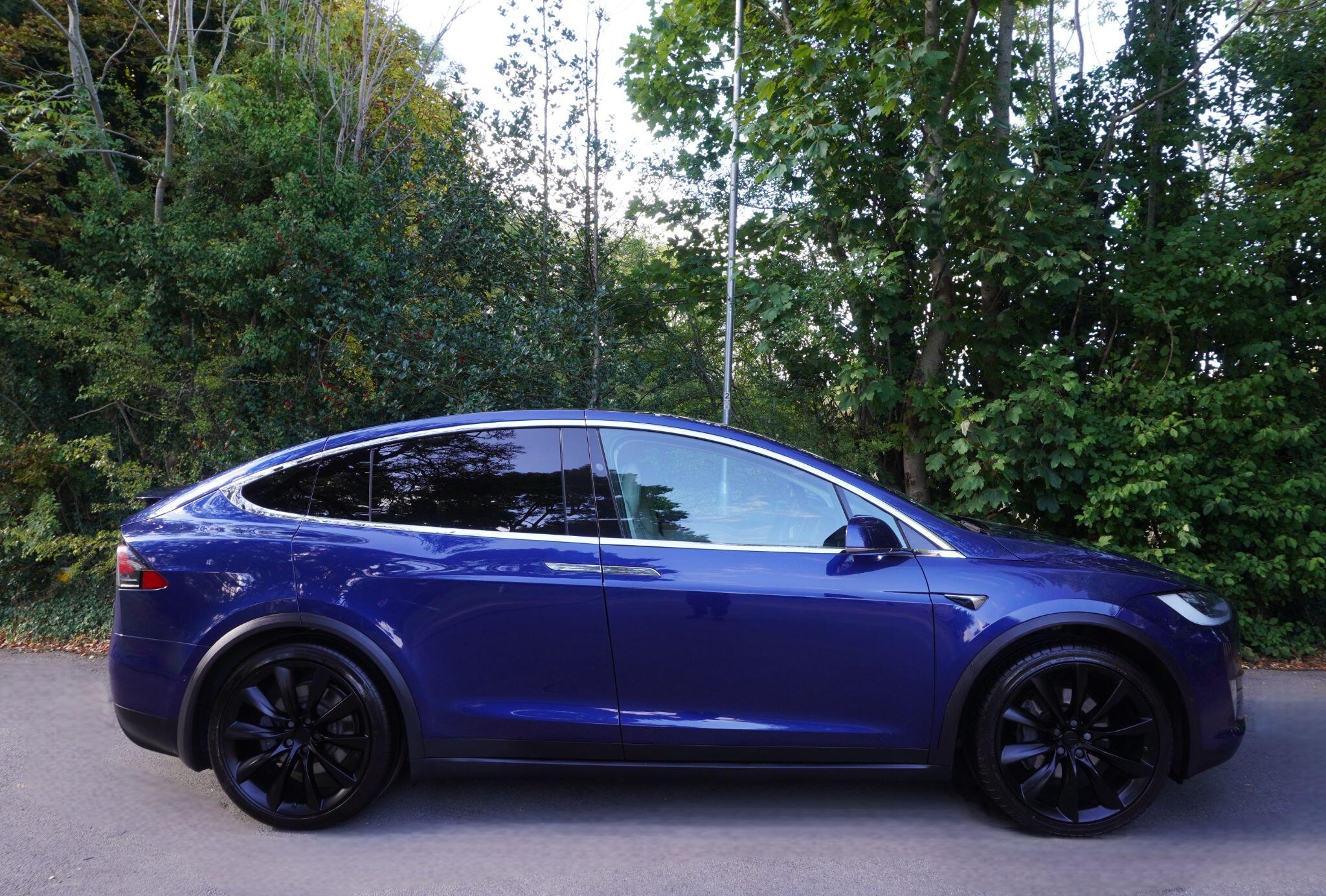 Tesla Model X view 10
