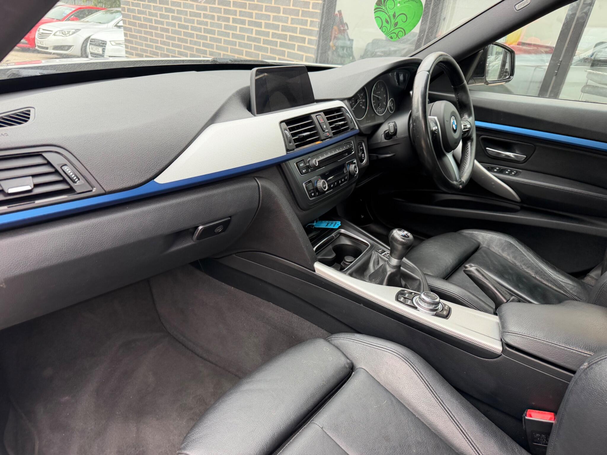 BMW 3 Series view 16