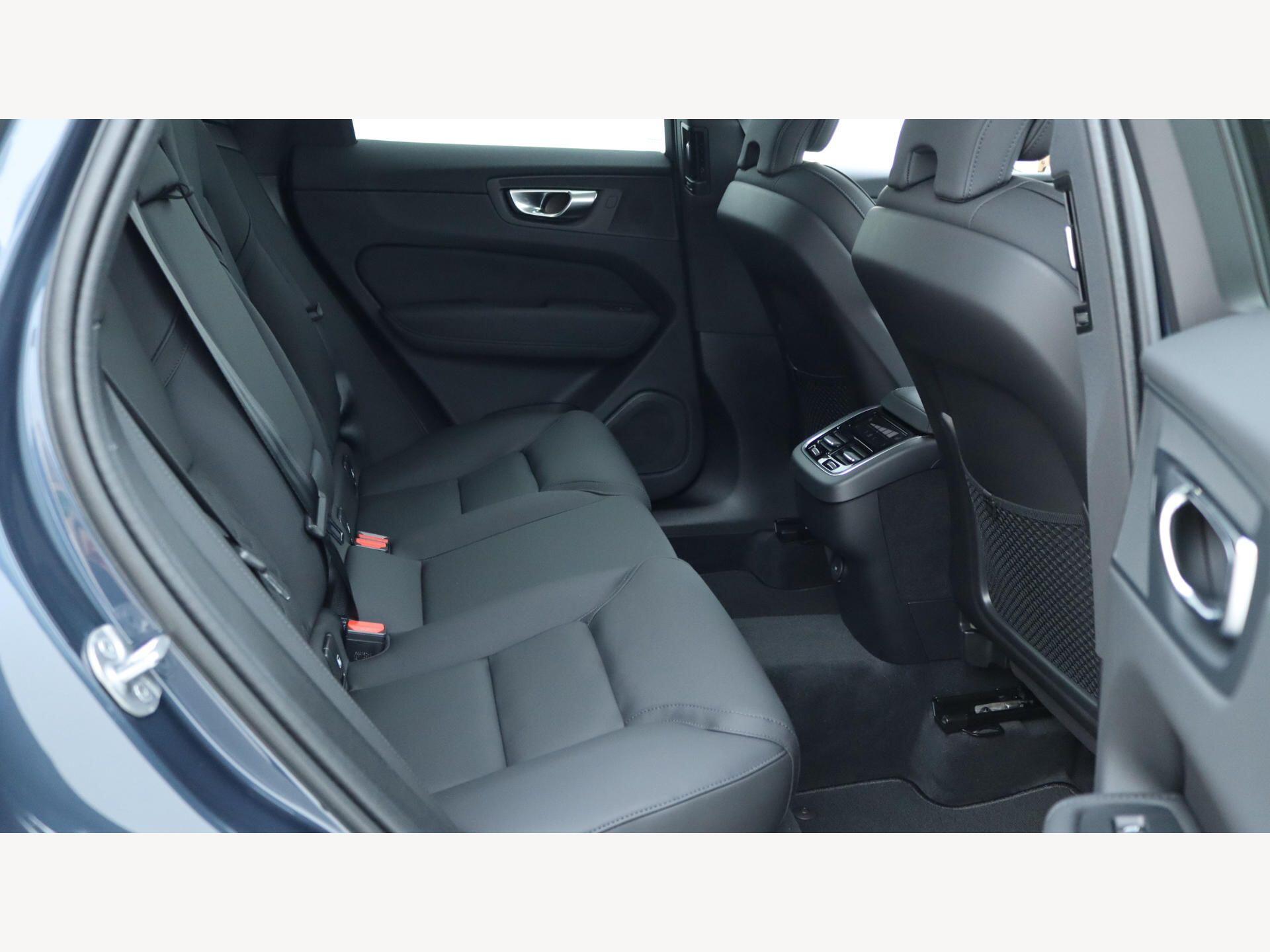 Volvo XC60 view 9