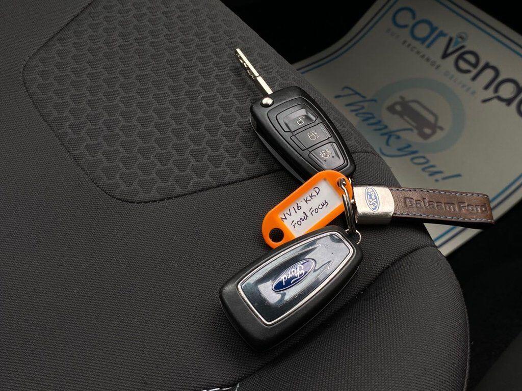 Ford Focus view 42