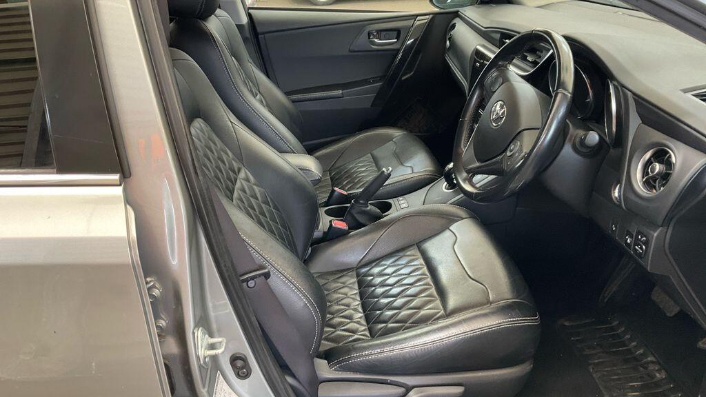 Toyota Auris view 7