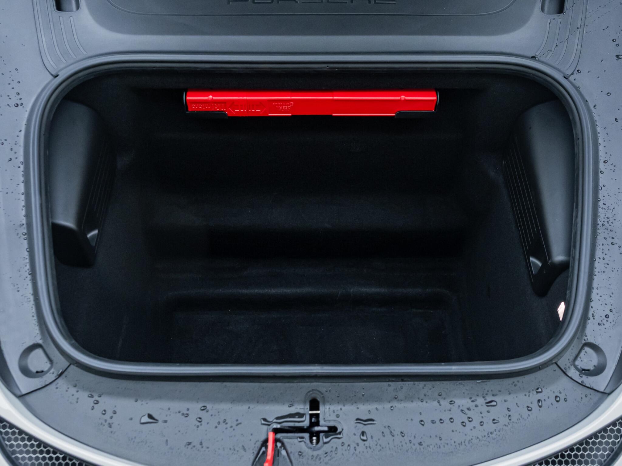 Porsche Cayman view 27