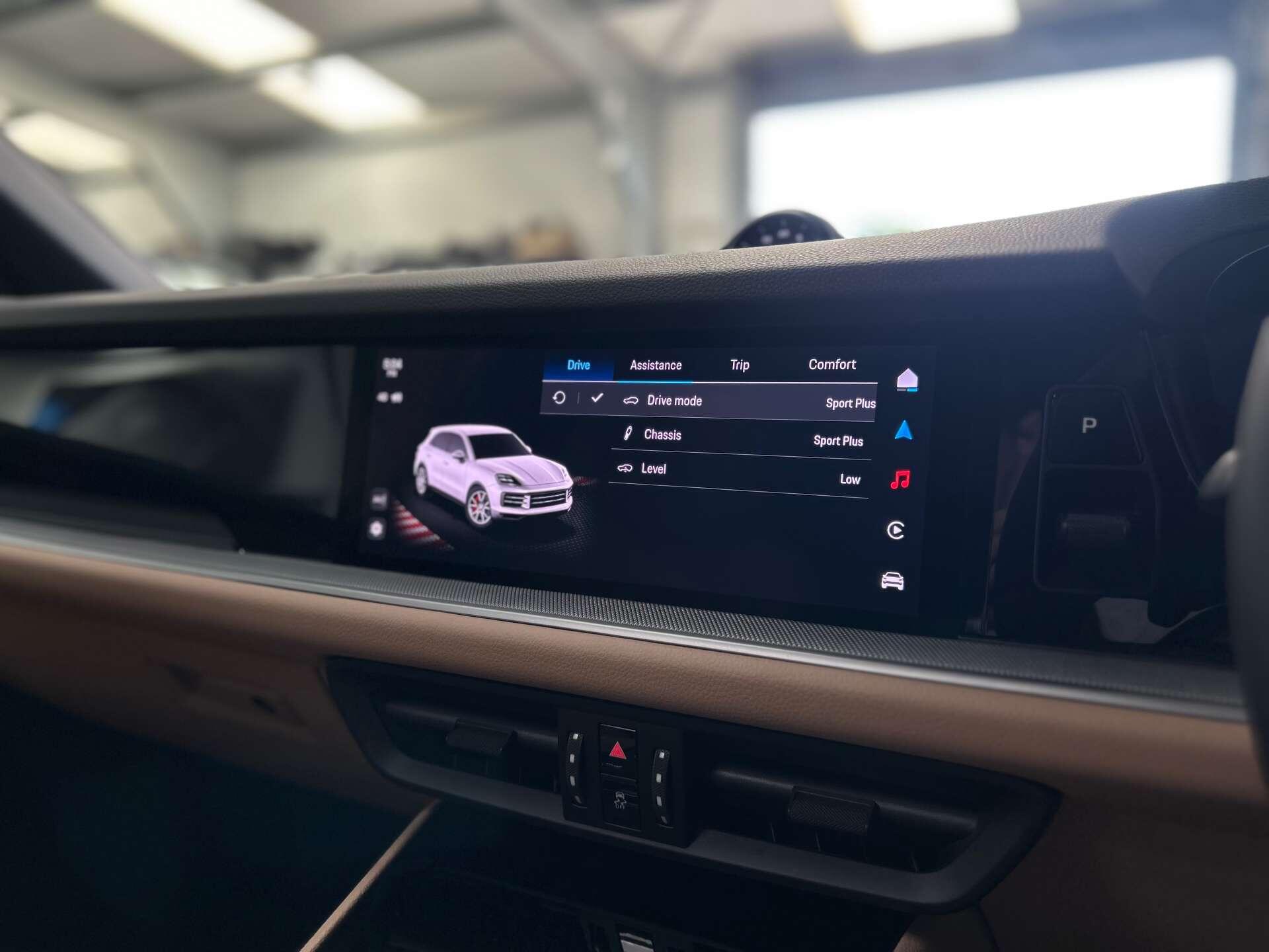 Porsche Cayenne view 34