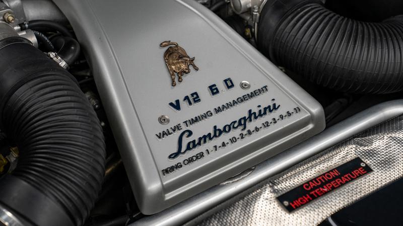 Lamborghini Diablo view 20