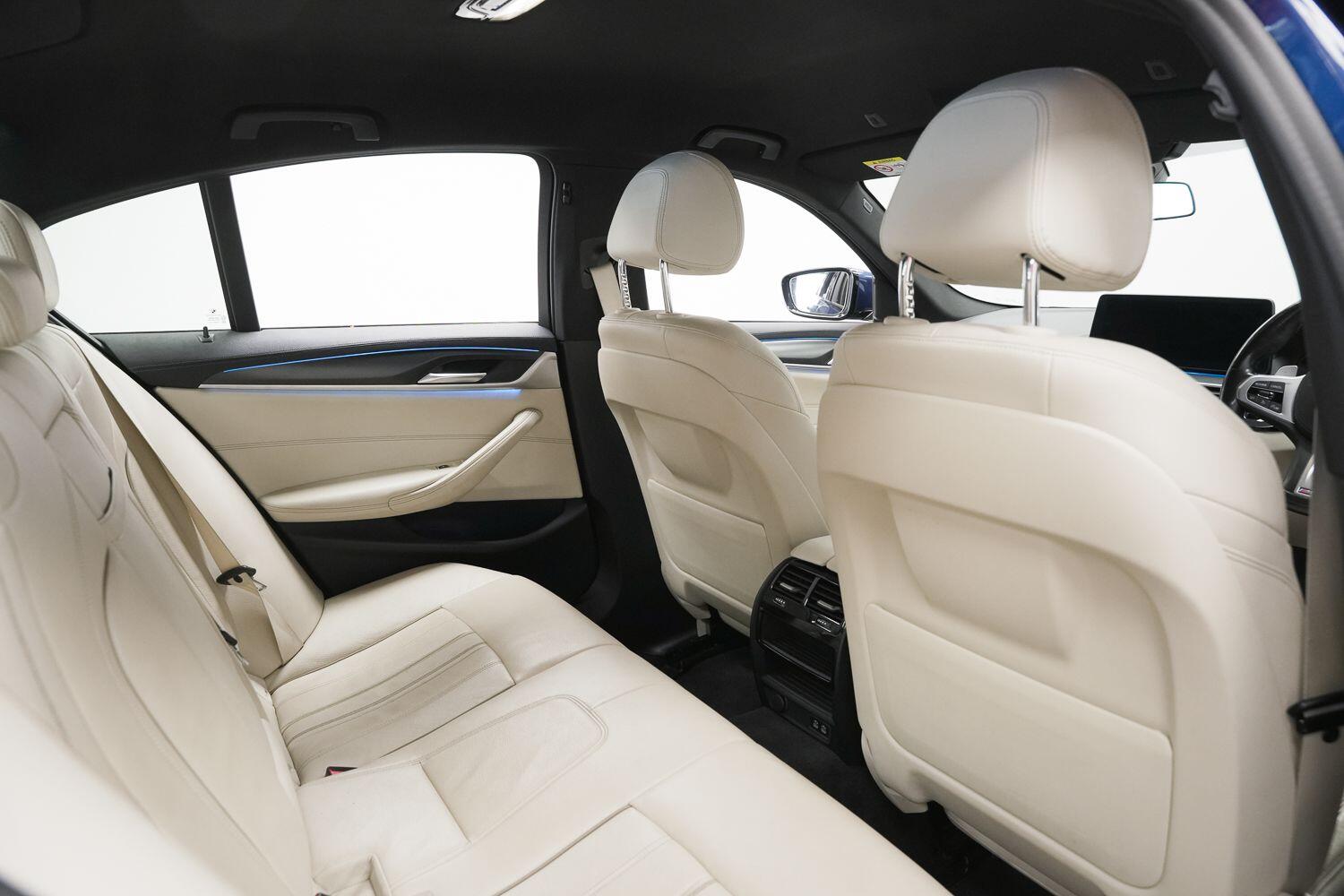 BMW 5 Series view 15