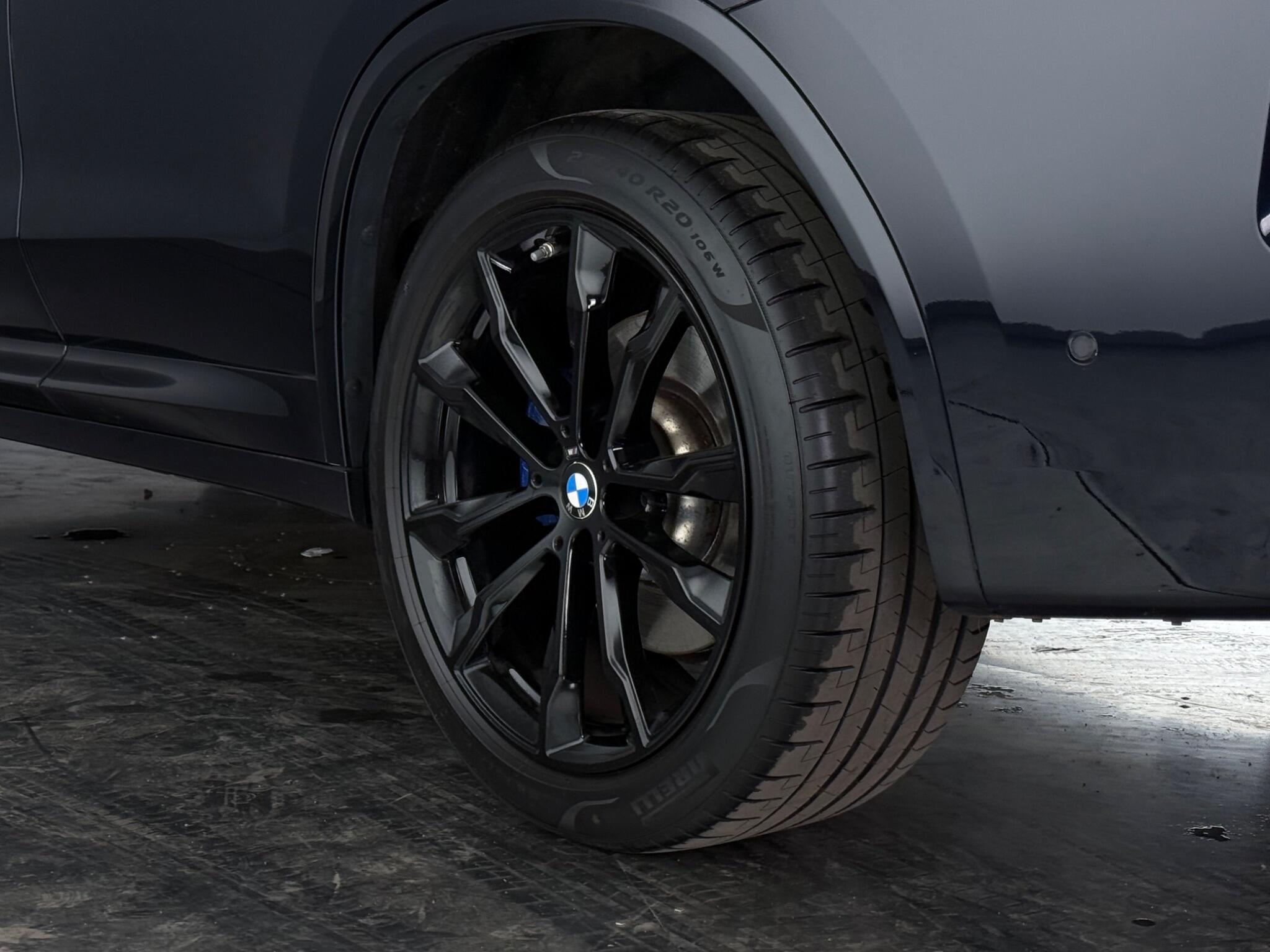 BMW X3 view 9