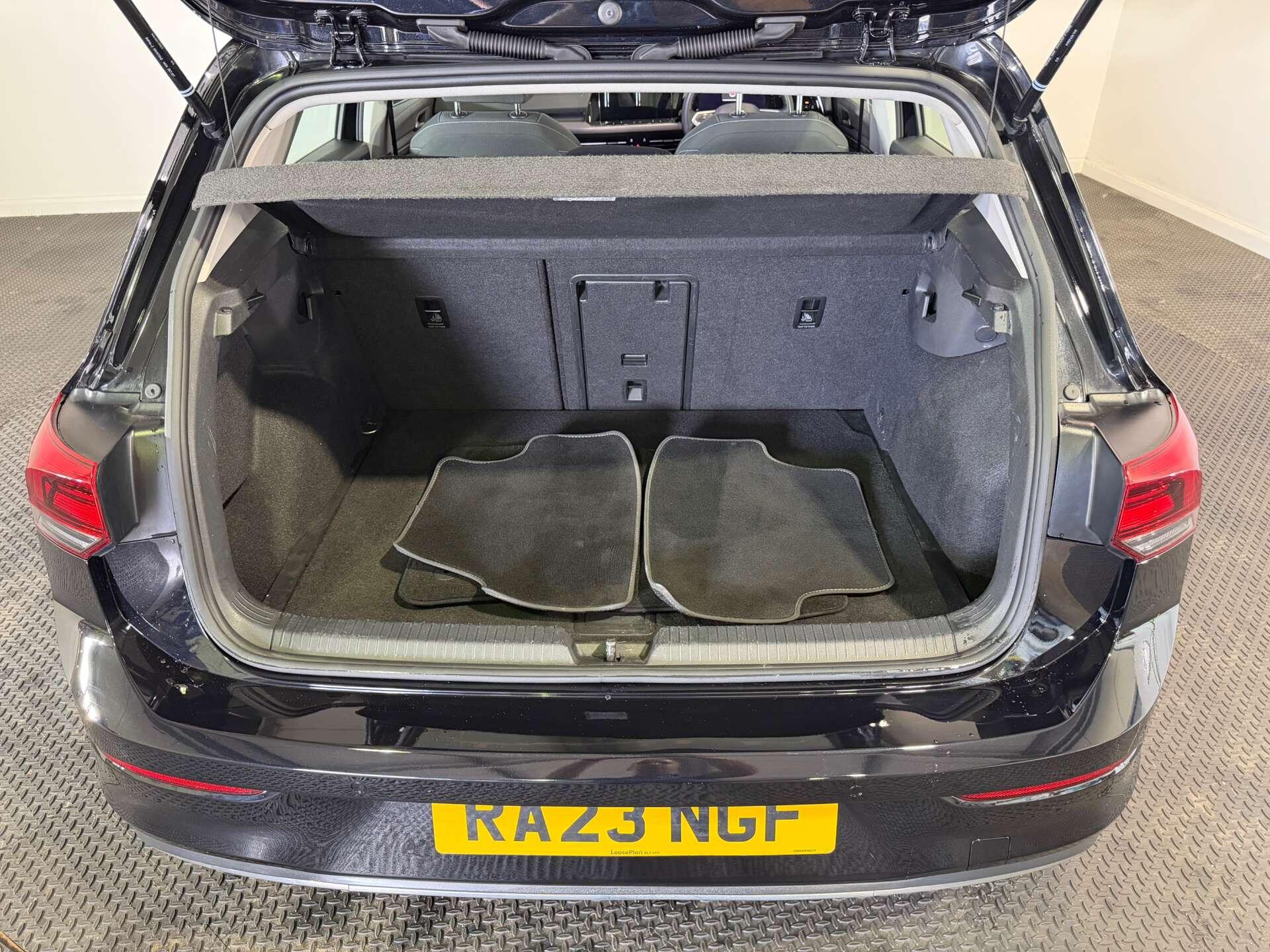 Volkswagen Golf view 10