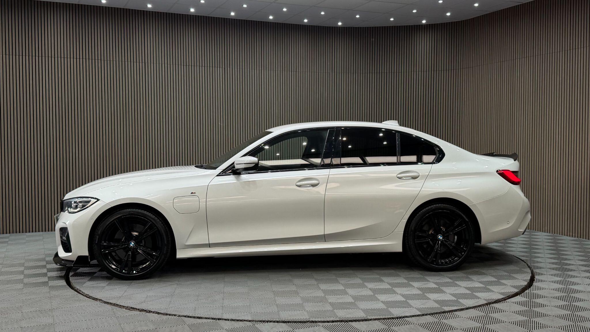 BMW 3 Series view 35