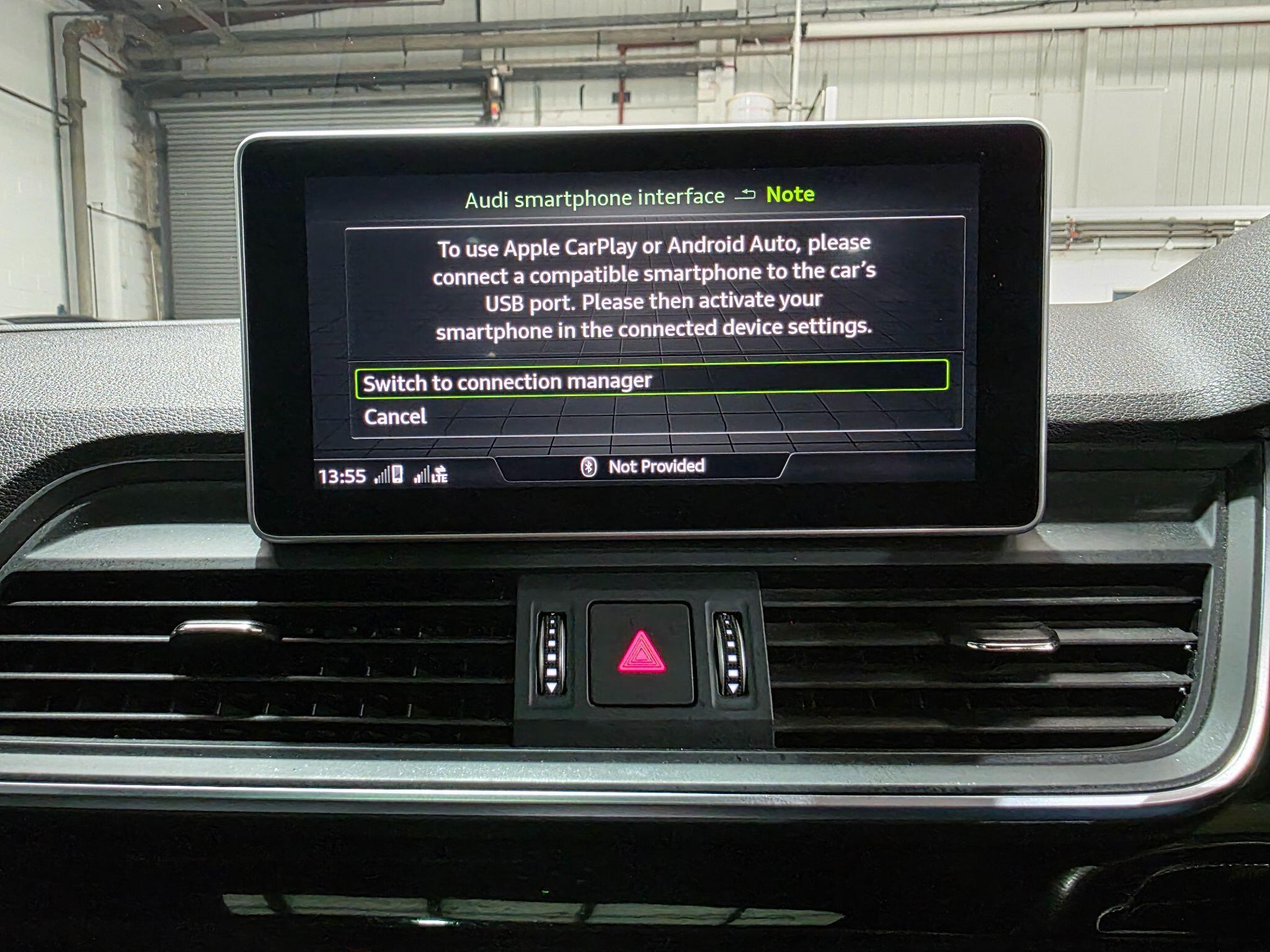 Audi Q5 view 11