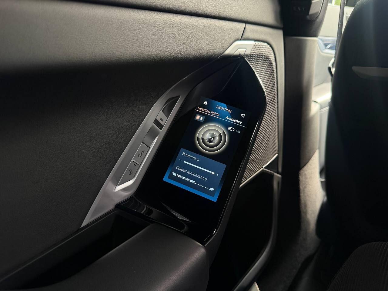 BMW 7 Series view 31