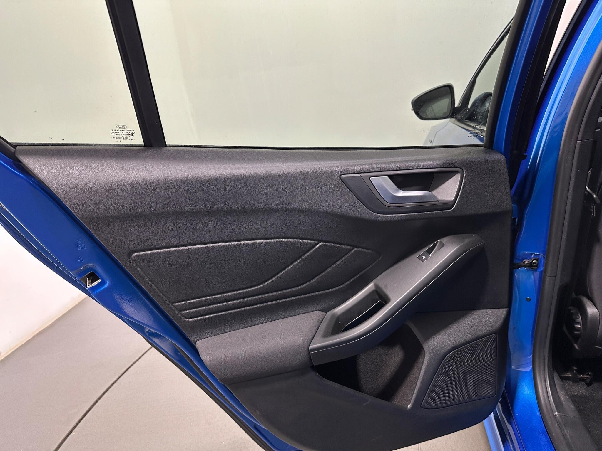 Ford Focus view 38