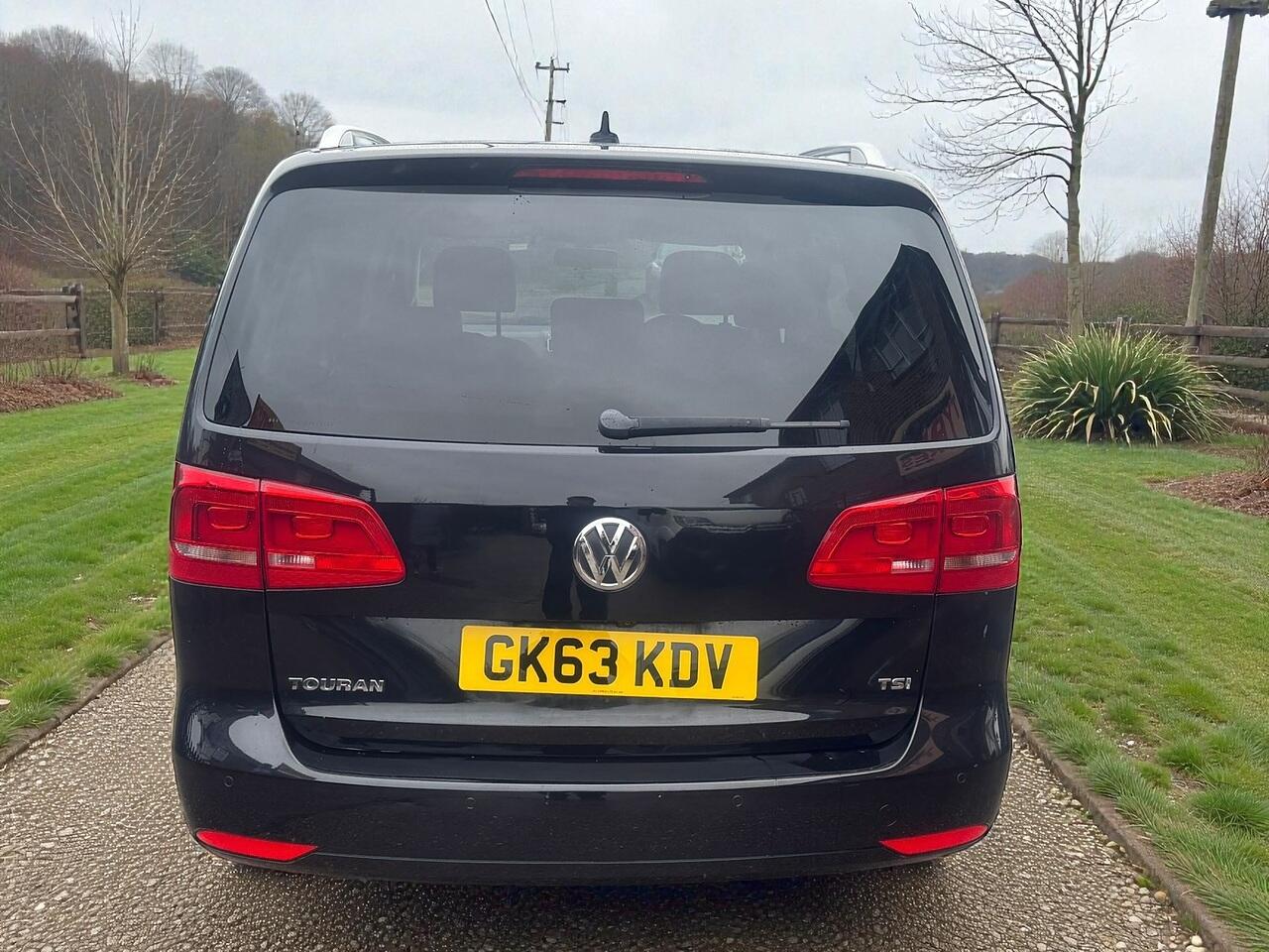 Volkswagen Touran view 9