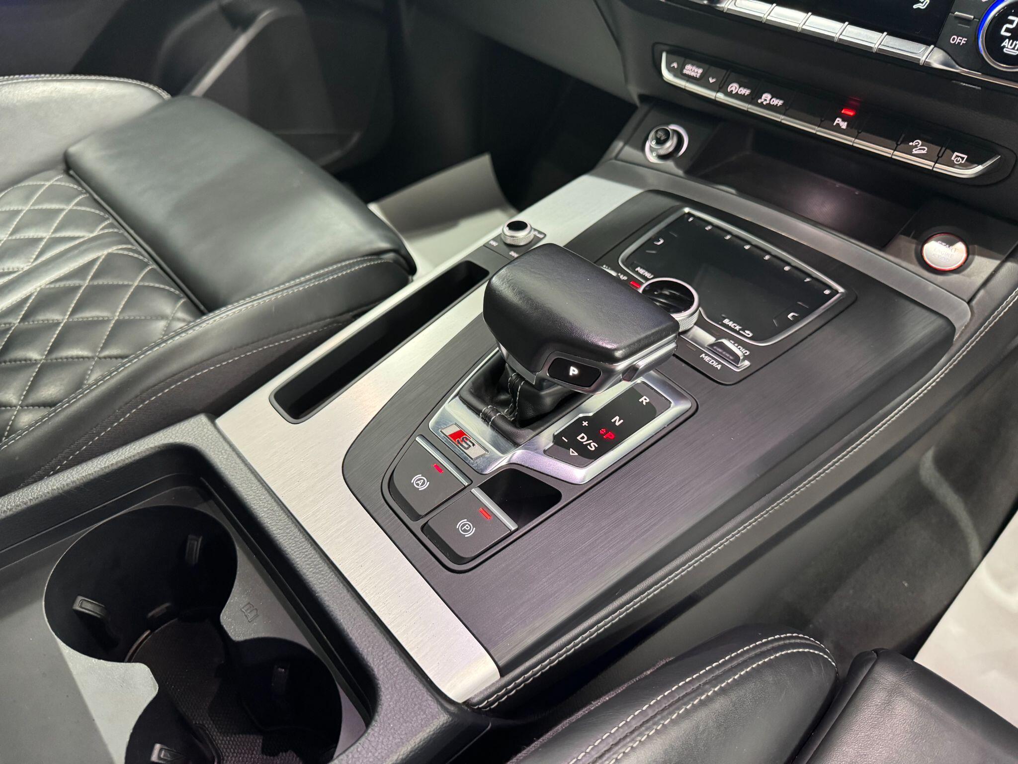 Audi SQ5 view 37