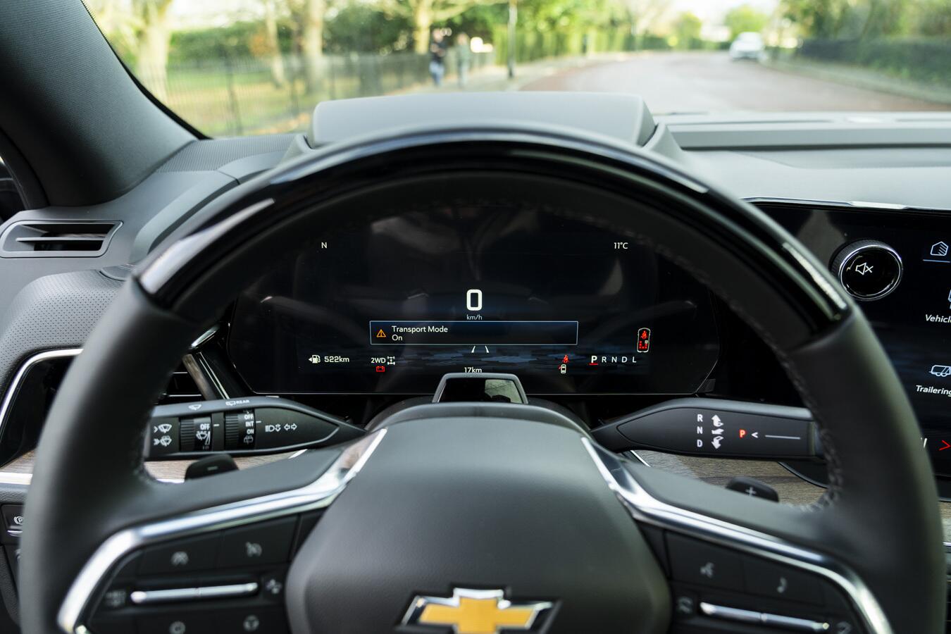 Chevrolet Suburban view 32