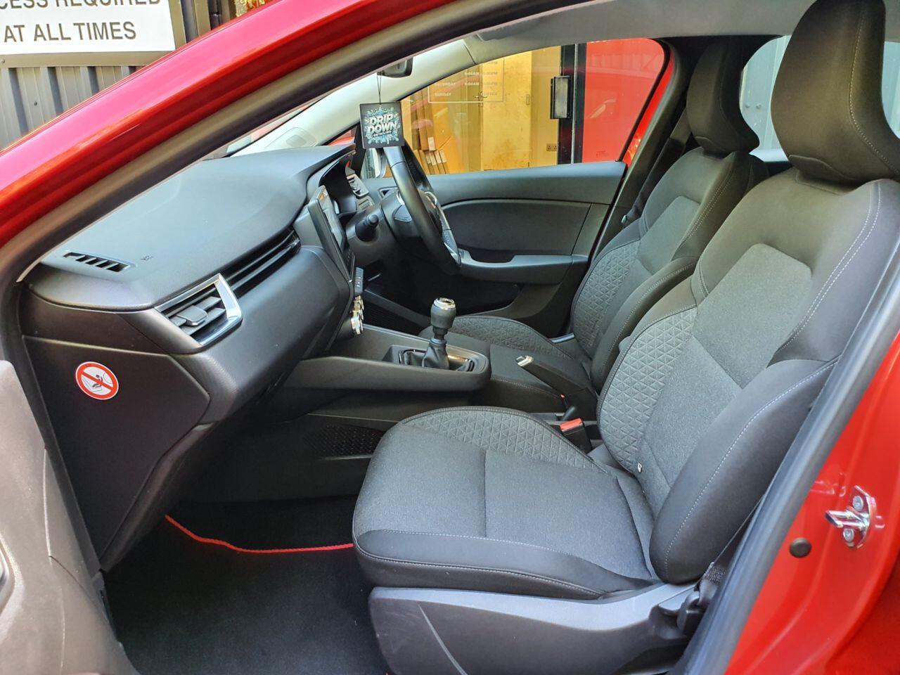 Renault Clio view 26