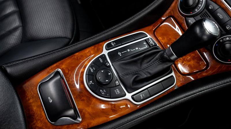 Mercedes-Benz SL view 28