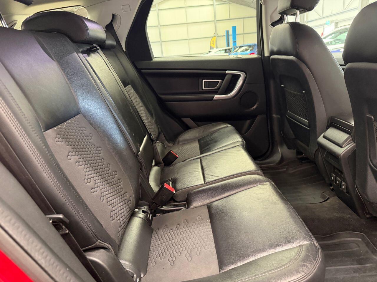Land Rover Discovery Sport view 6