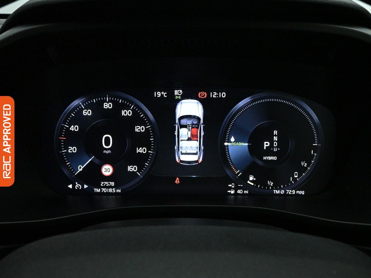 Volvo XC40 view 12