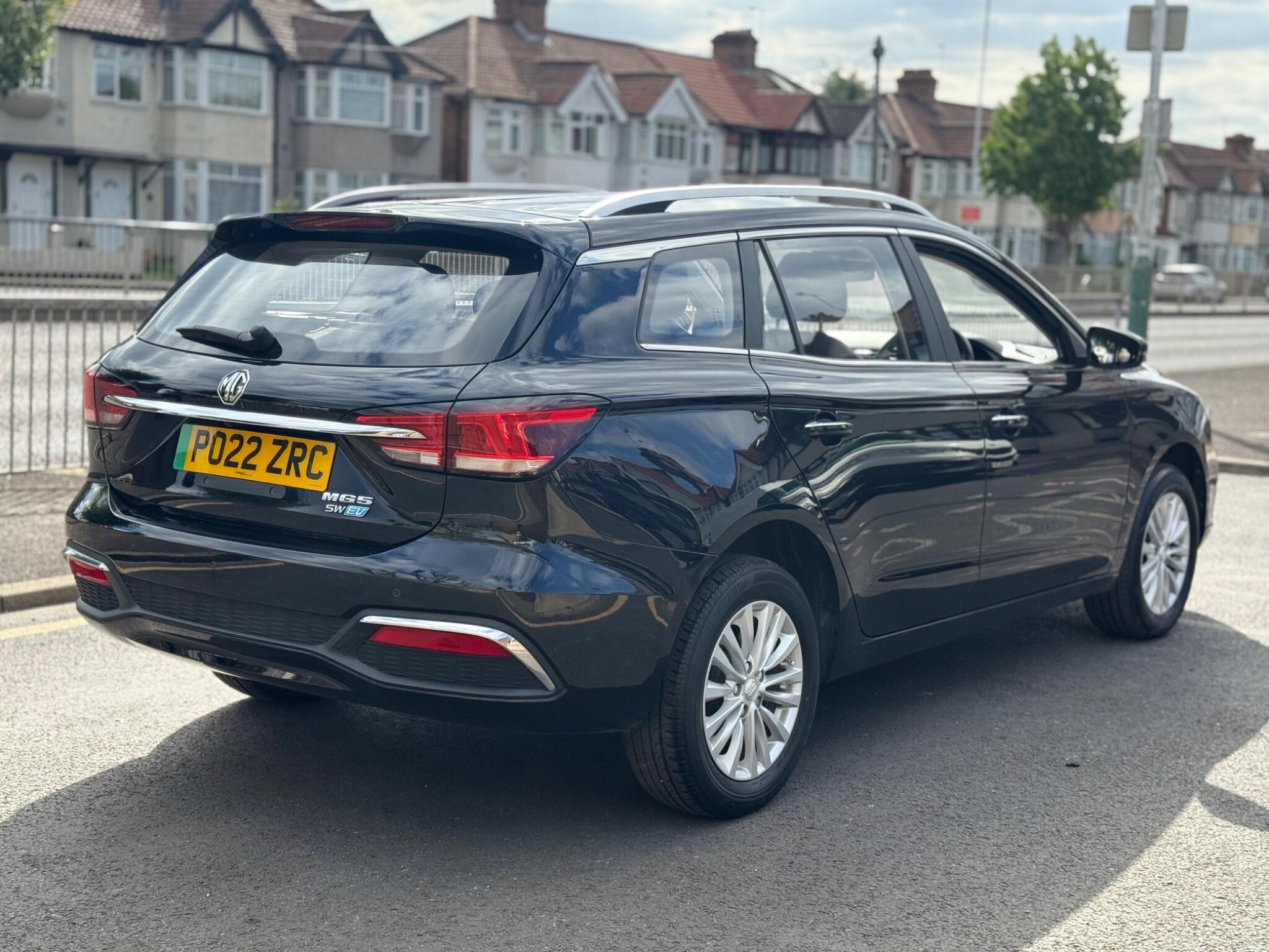 MG MG5 view 10