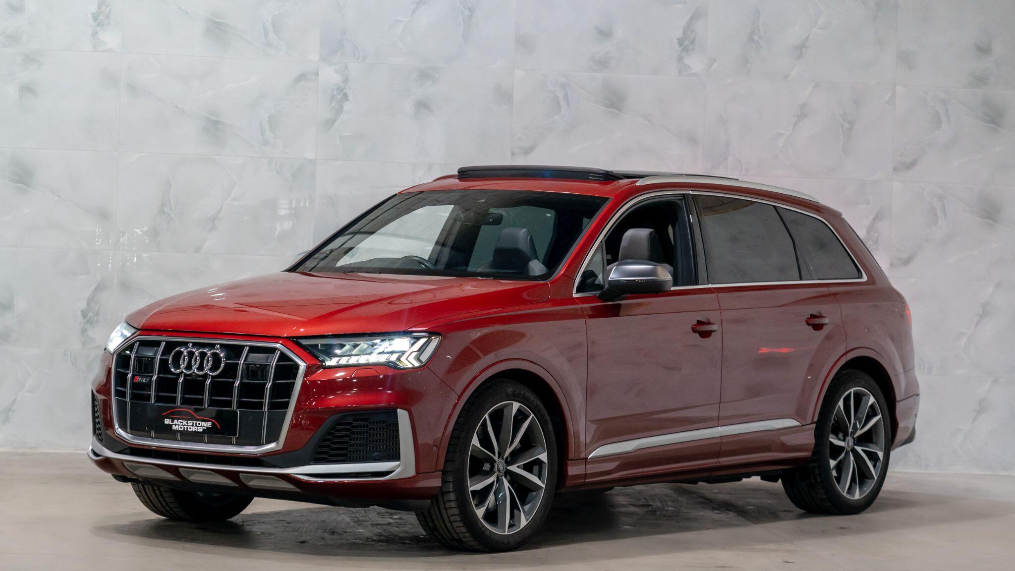 Audi SQ7 view 5