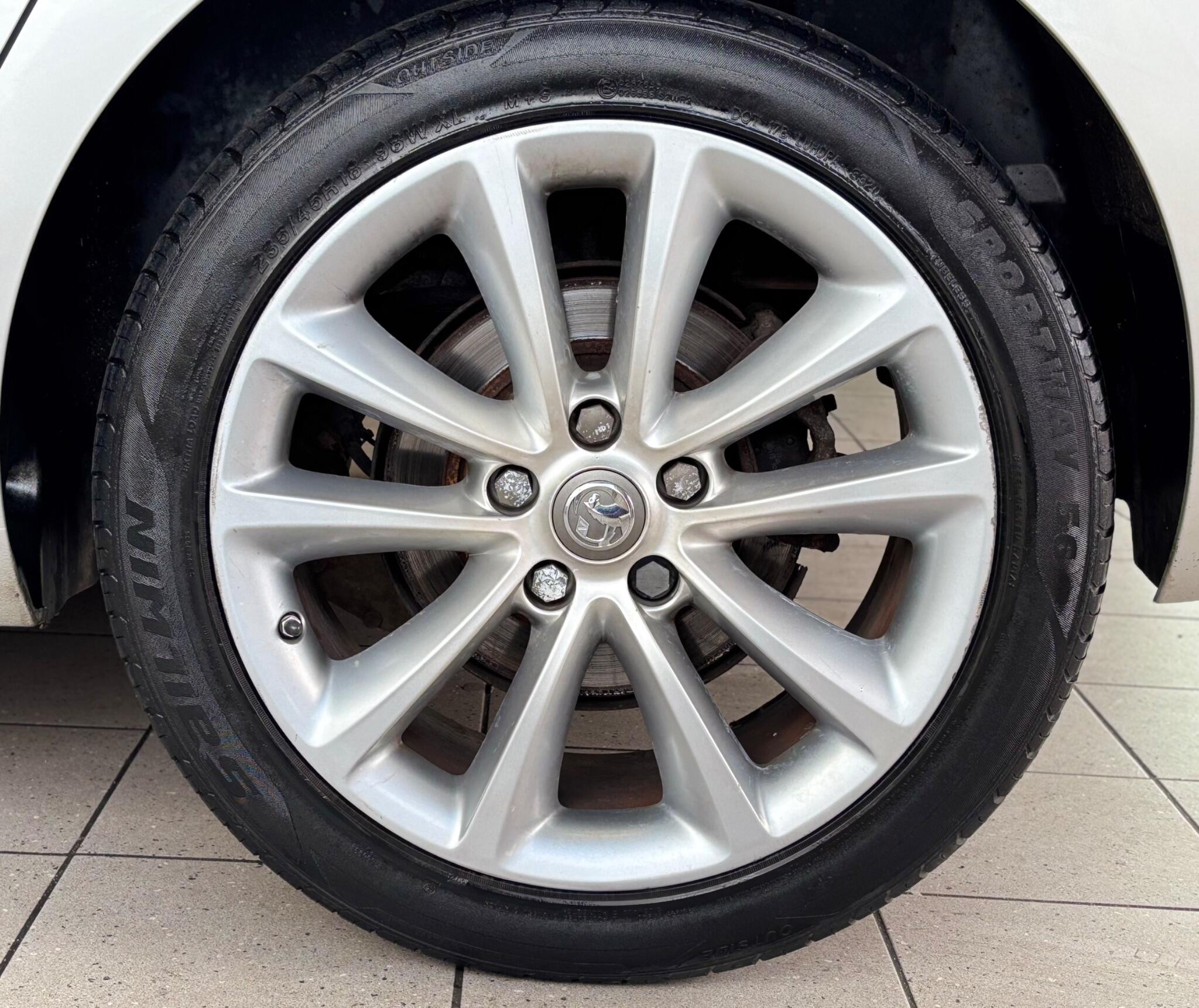 Vauxhall Zafira Tourer view 17