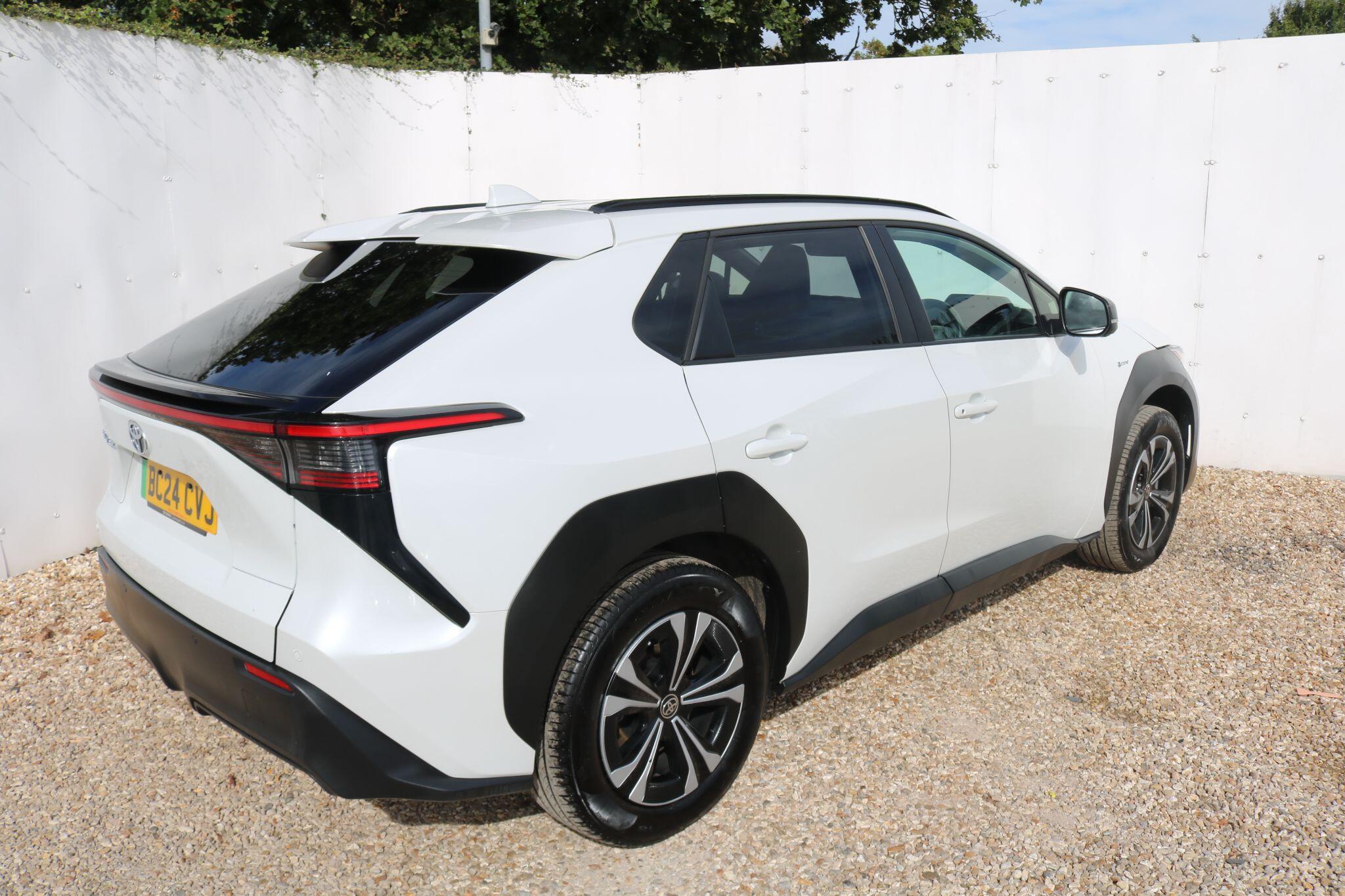 Toyota bZ4X view 3