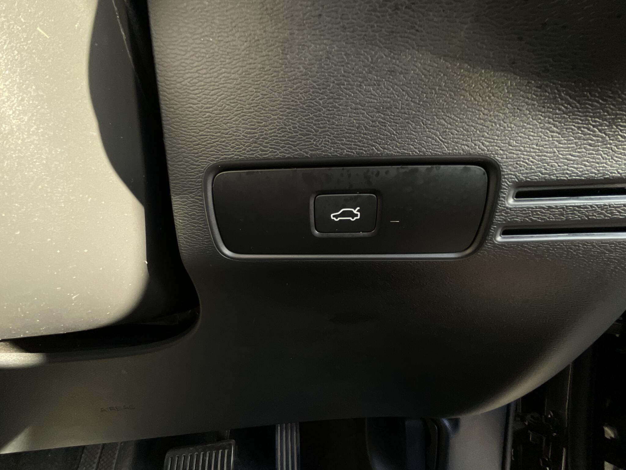 Volvo XC40 view 31