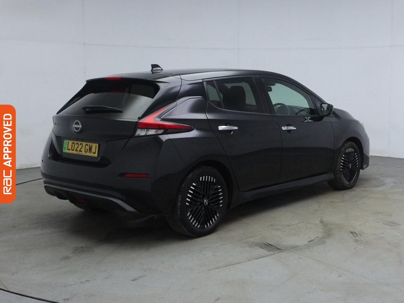 Nissan Leaf view 35