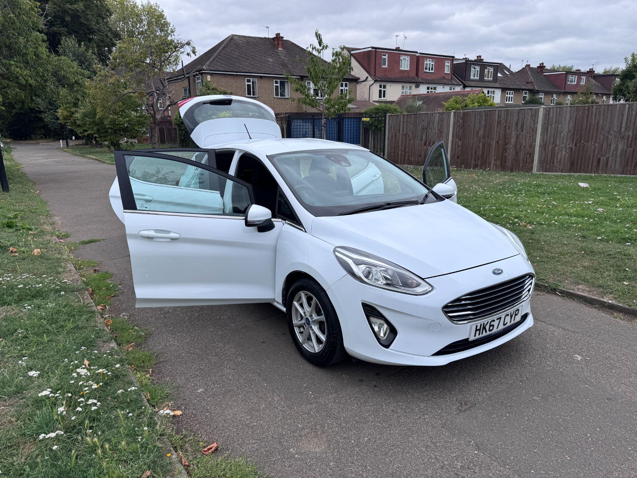 2017 Ford Fiesta image 25