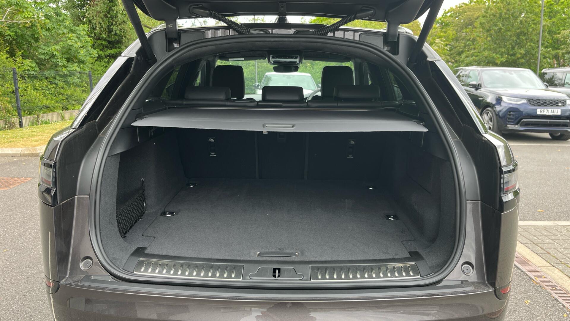 Land Rover Range Rover Velar view 10