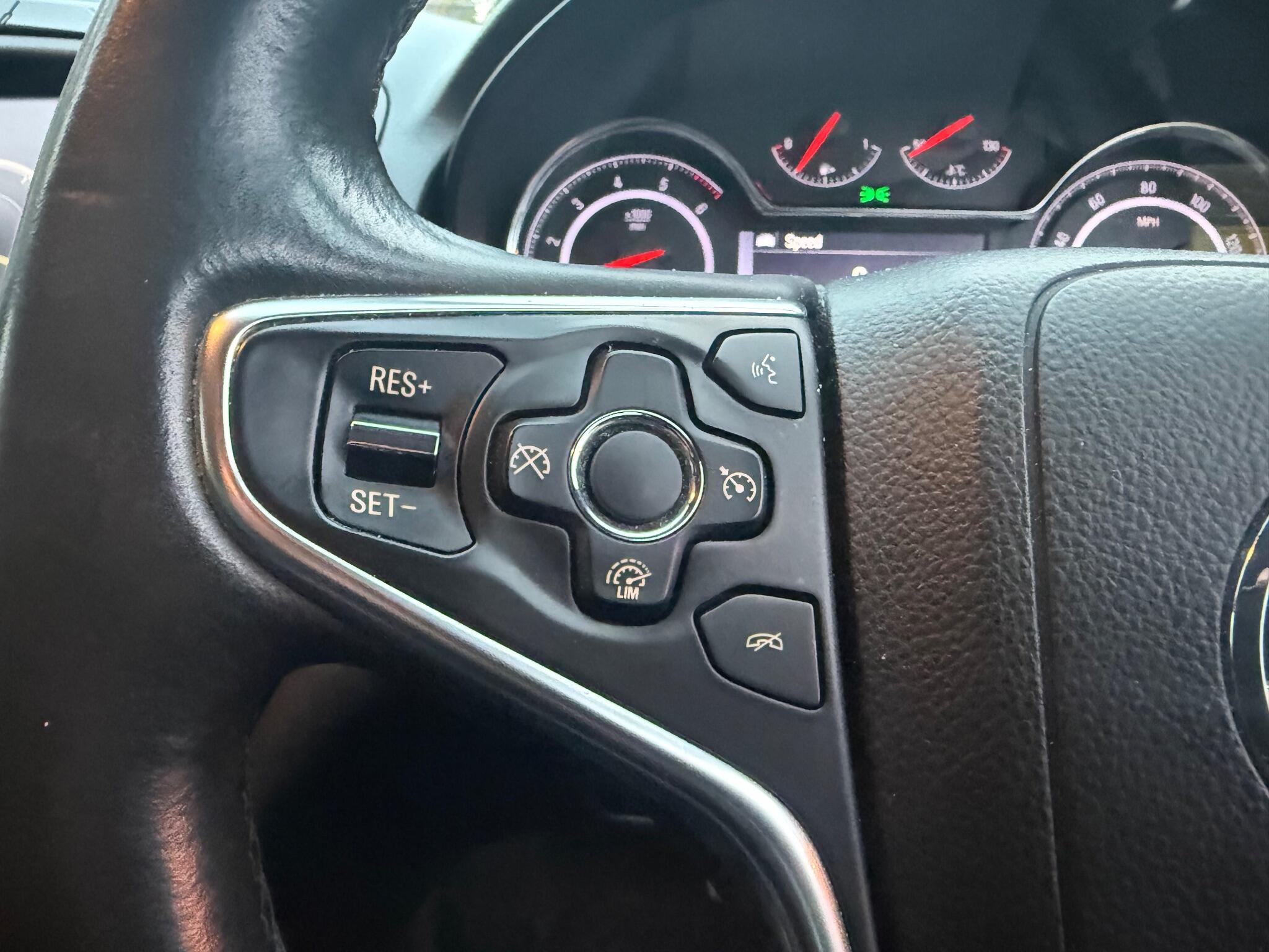 2013 Vauxhall Insignia image 17