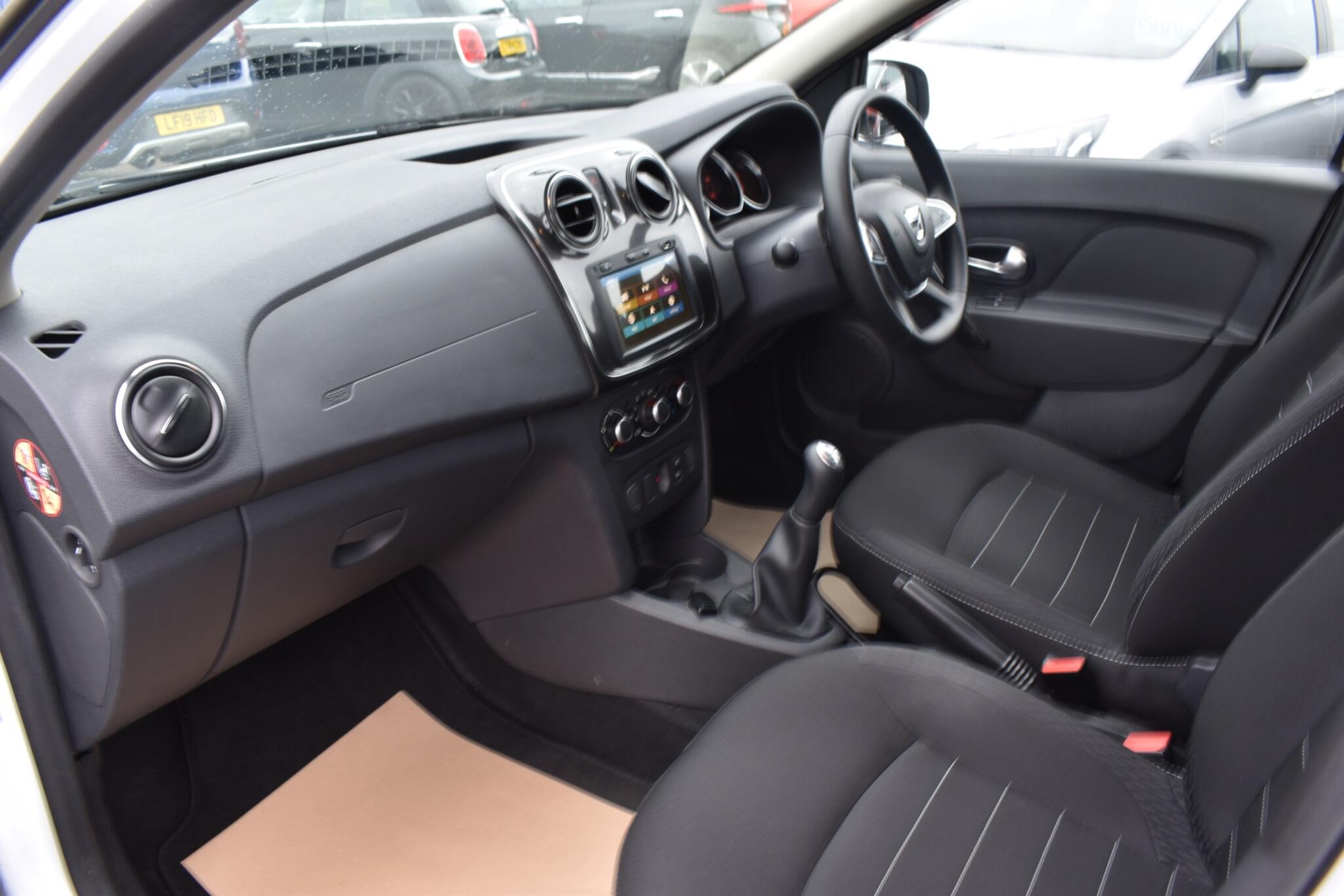 Sandero - 0.9 TCe Comfort Euro 6 (s/s) 5dr - Image 16