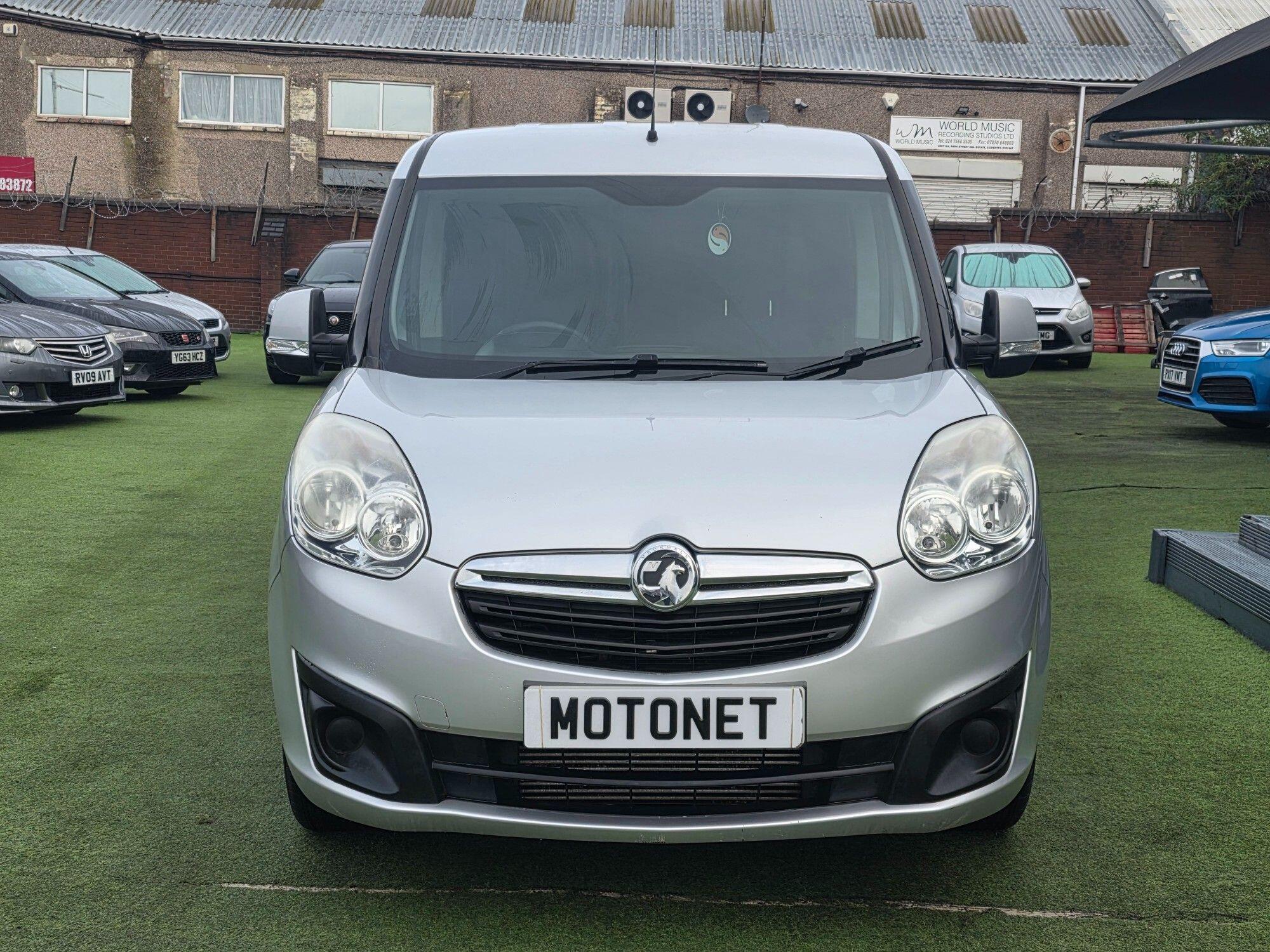 Vauxhall Combo view 4